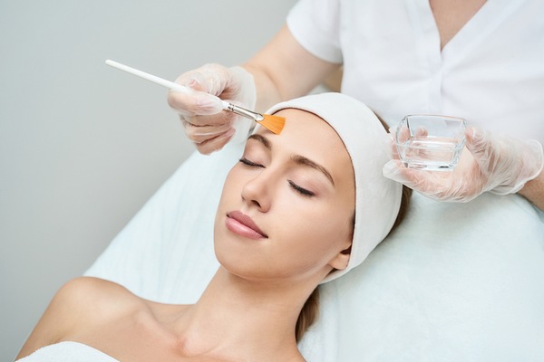 What to Expect After a Chemical Peel Treatment