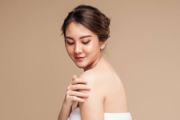 5 Shoulder Acne Causes and Their Characteristics