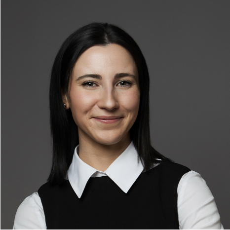 Daniela Serafin Corporate Headshot