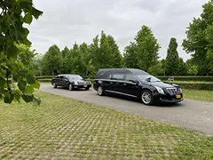 Foto van rouwvervoer voor een begrafenis door Begrafeniverzorging Dorst