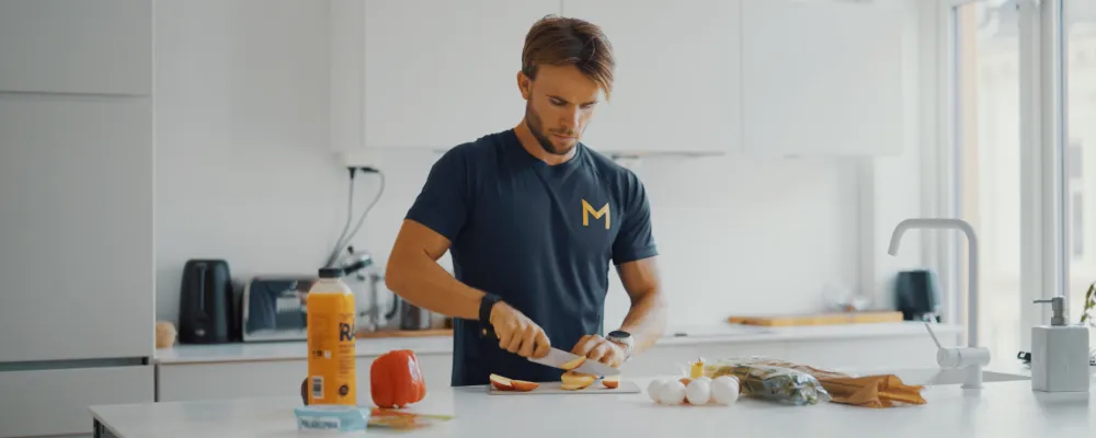 Martin Myrvold gir kostholdsveiledning som en del av coachingprogrammet.