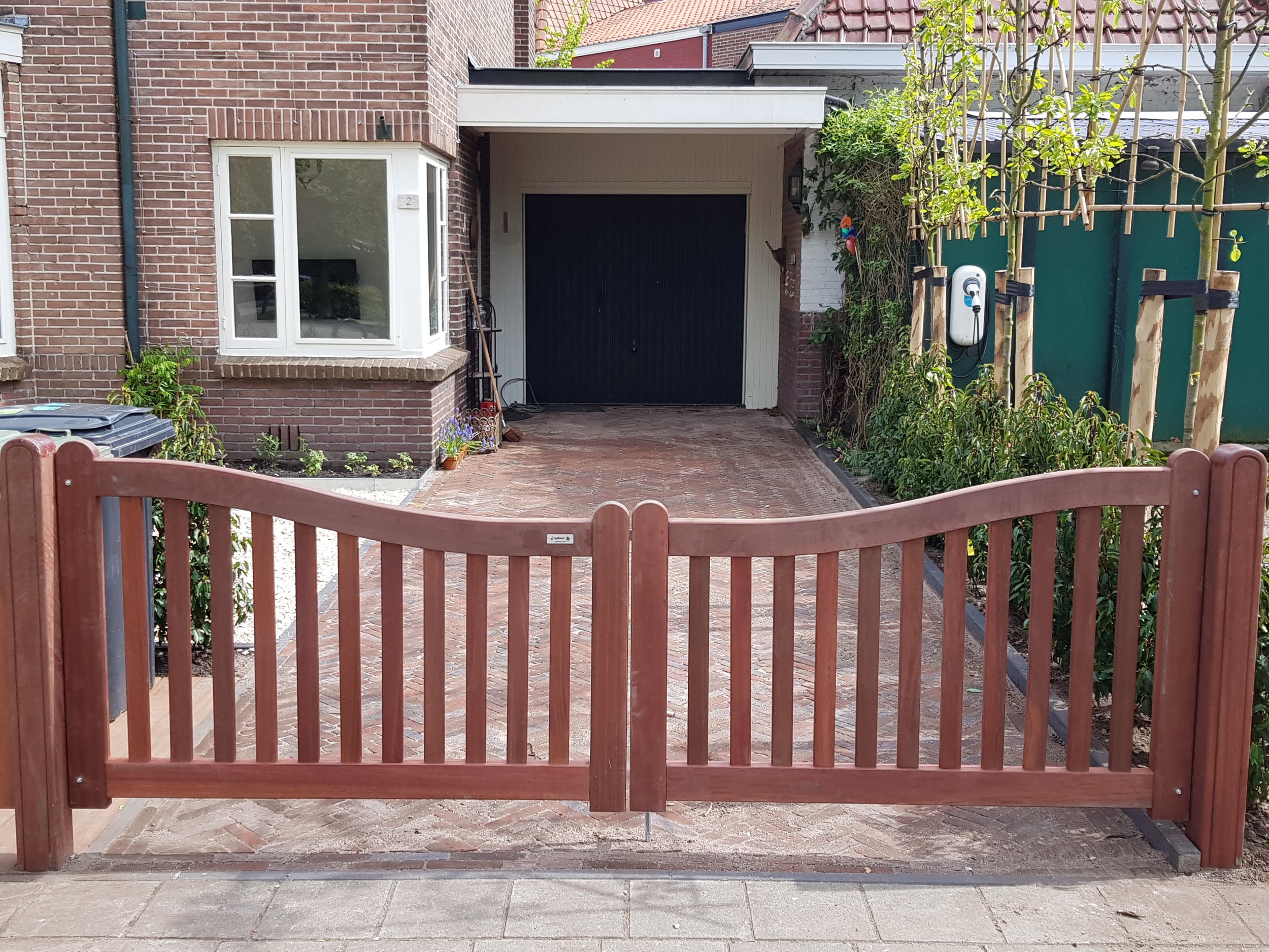 outdoor seating area for productivity tools business