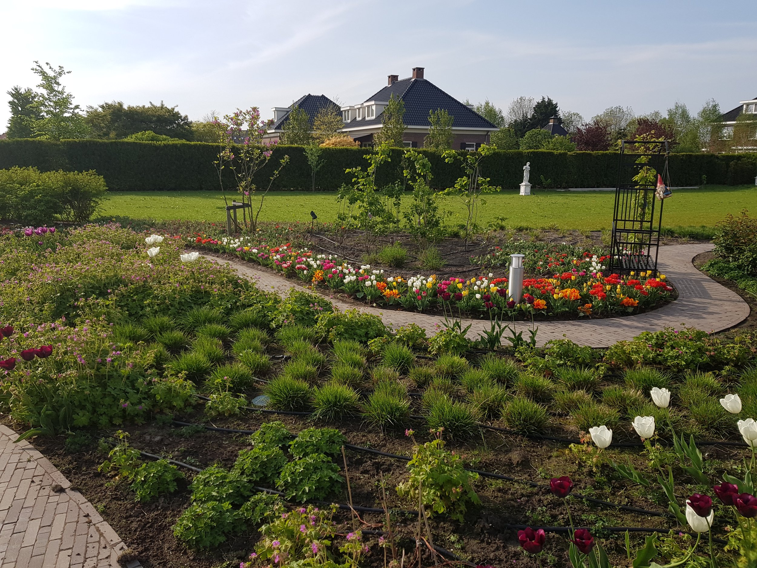 [background image] image of picturesque nearby location (for a bed & breakfast)