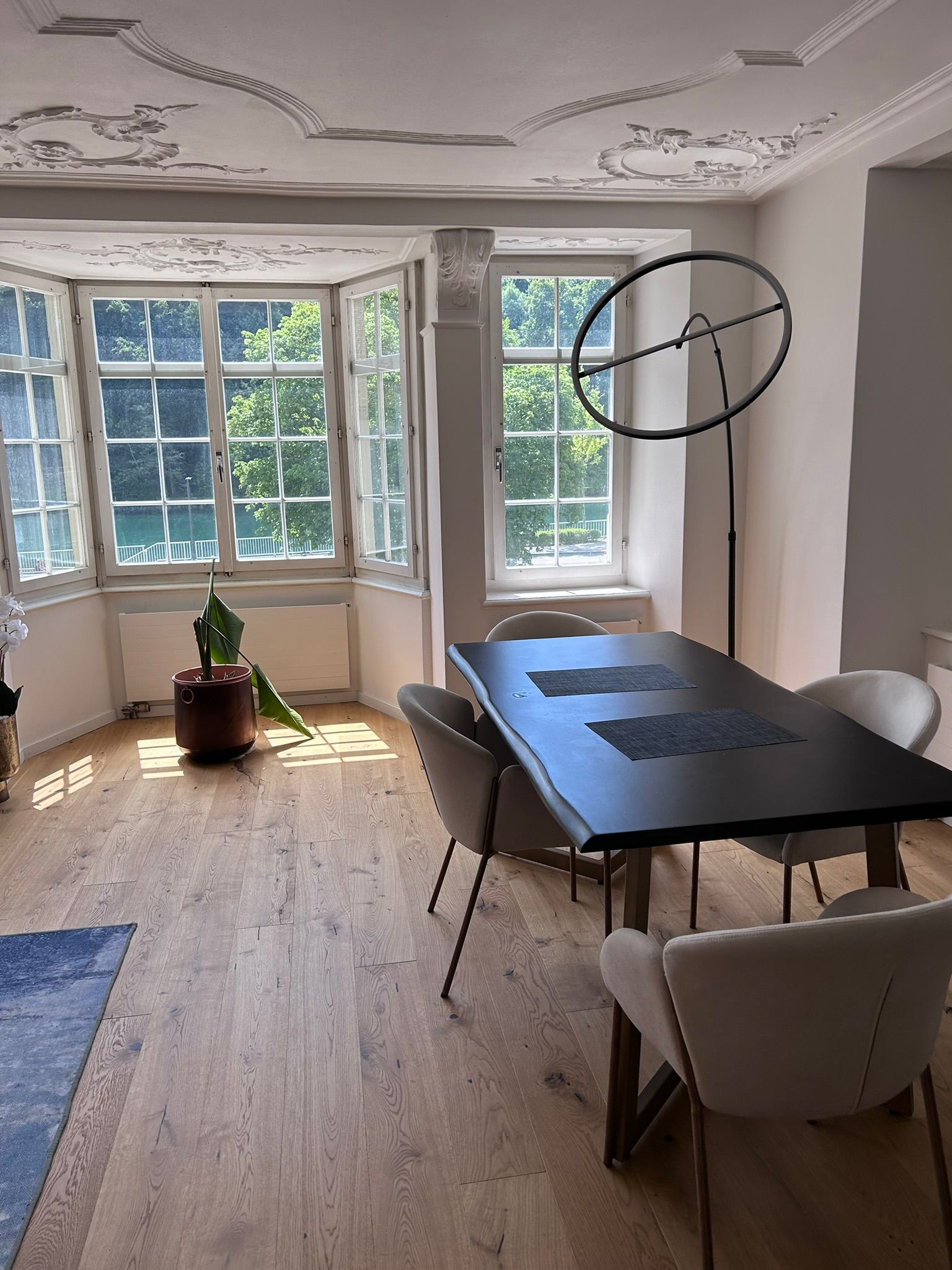 Bild eines aufgeräumten Büroraums