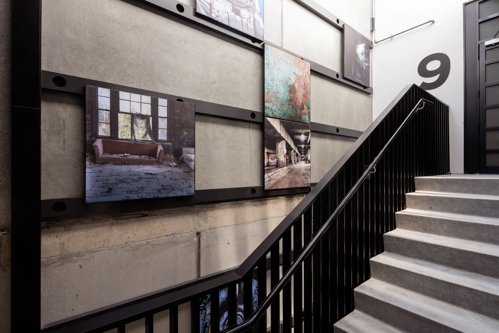 Emissary stair balustrade and handrail installation