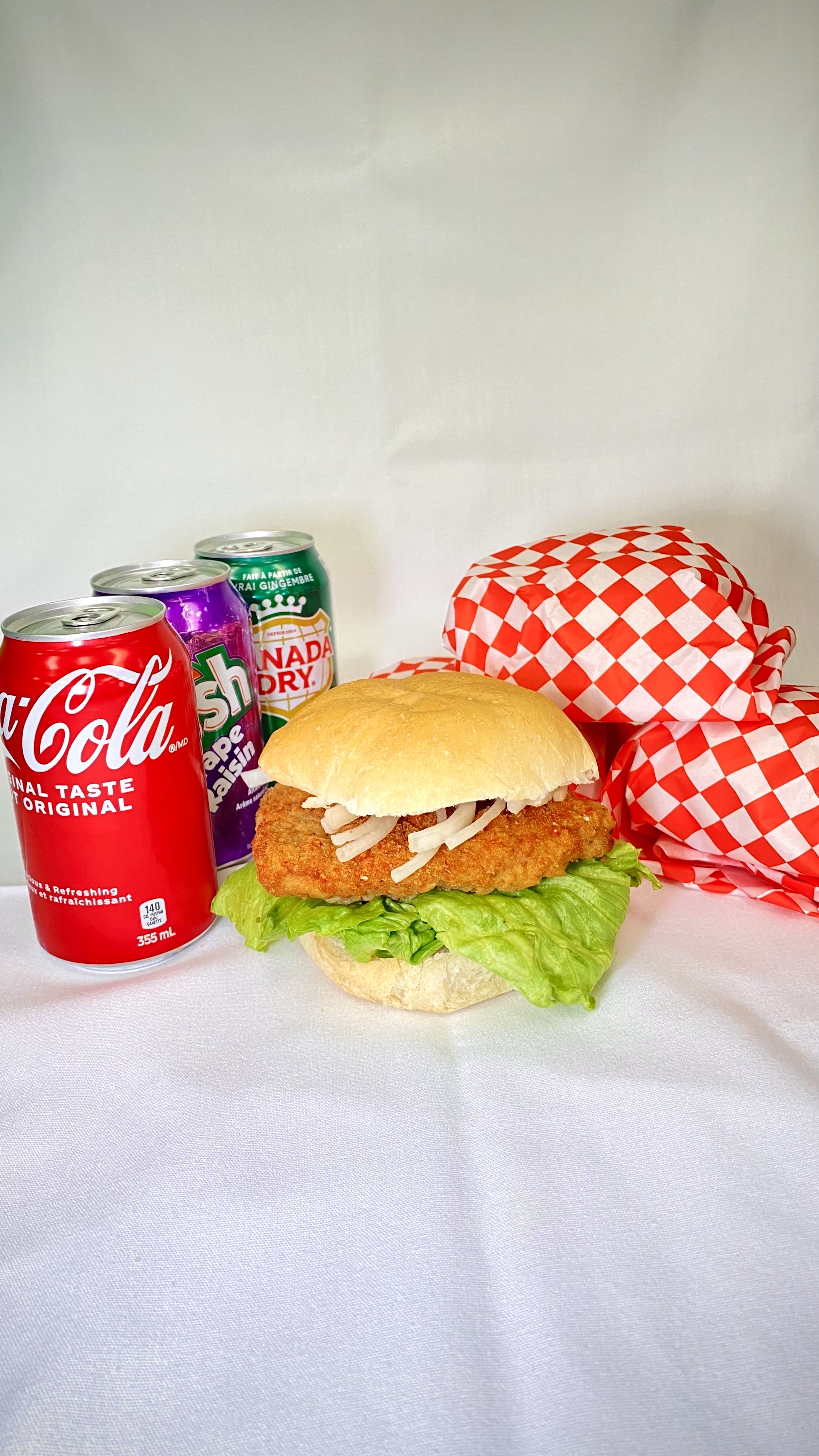 Sandwich and slice of lemons