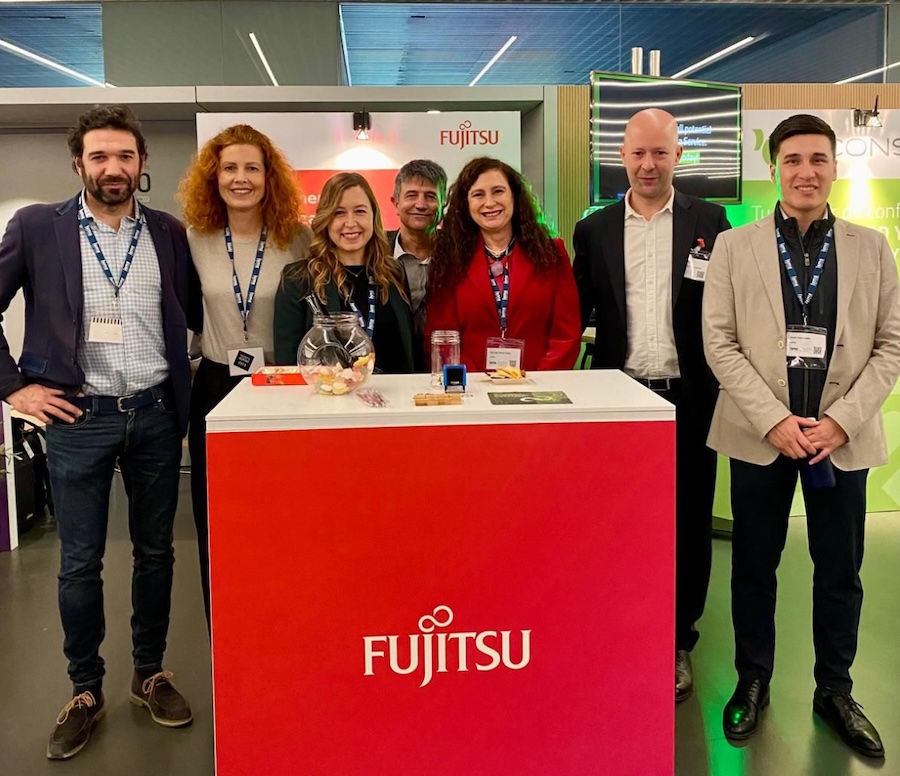 Fujitsu Team with Kiyoshi Omaza