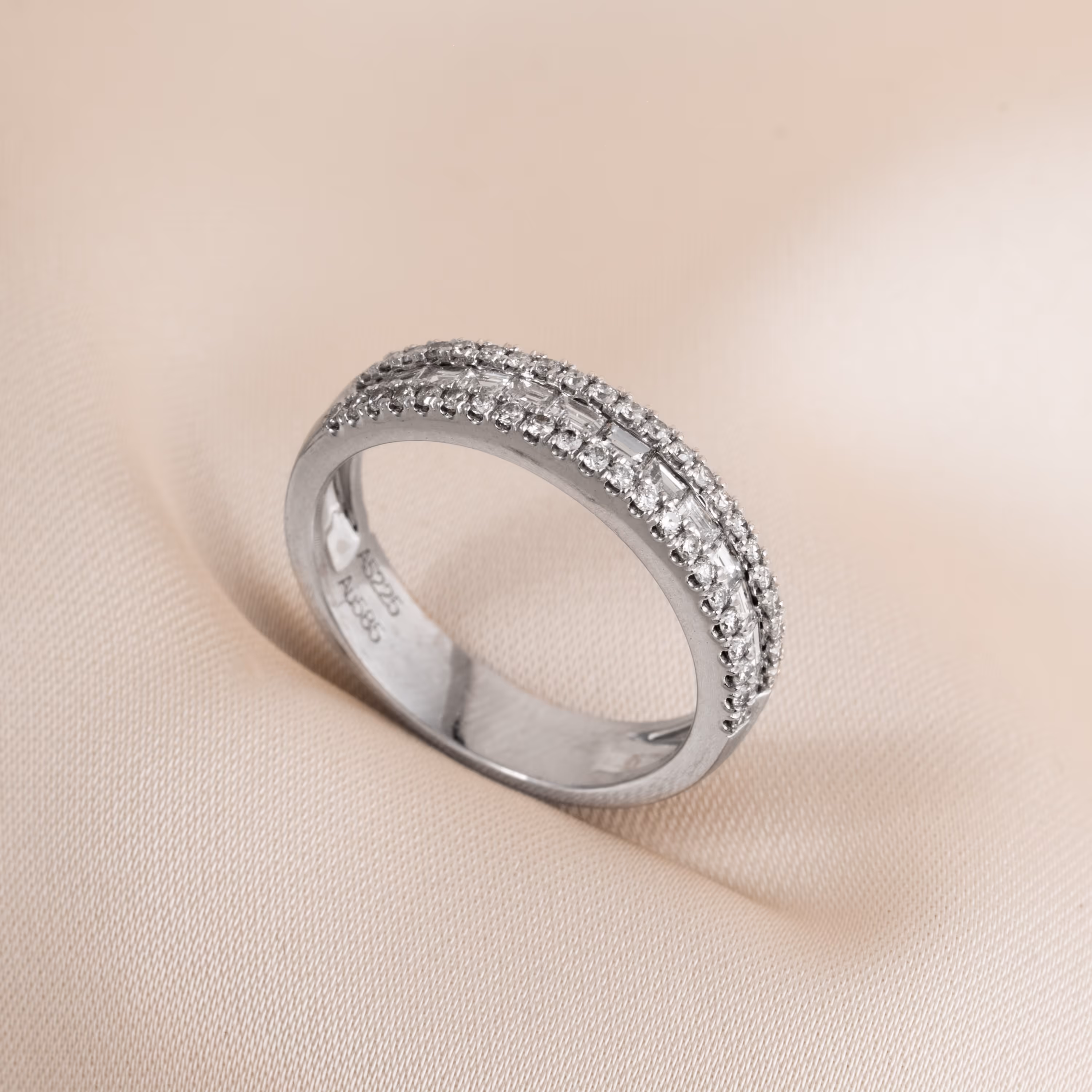 L5CR110 / L4WER010_Nhẫn cưới Kim Cương Tự Nhiên