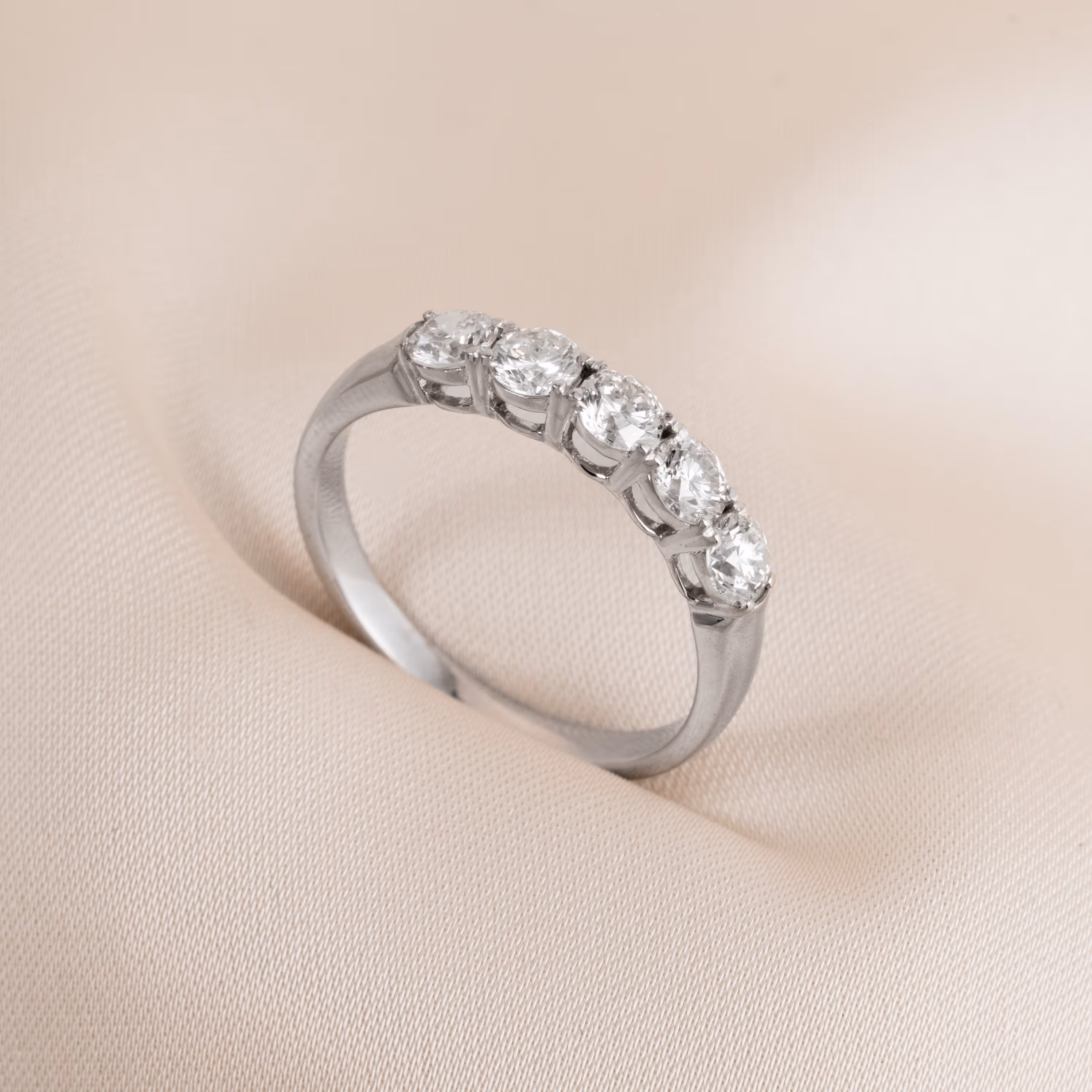 L5CR073 / L4WSTR008_Nhẫn cưới Kim Cương Tự Nhiên