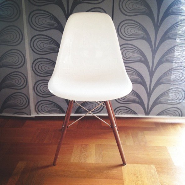 eames chair