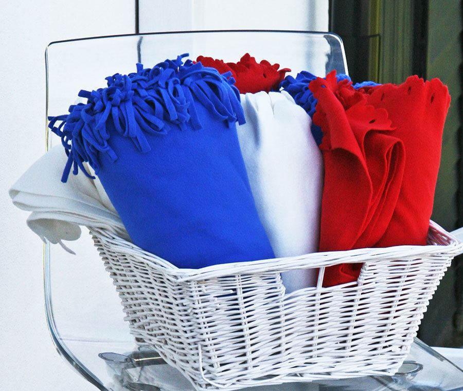 patritoc-blankets-in-basket