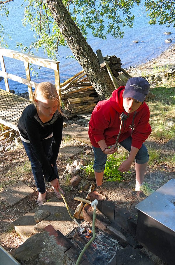 smores at summer house. Travel photo by Katja Presnal | @skimbaco