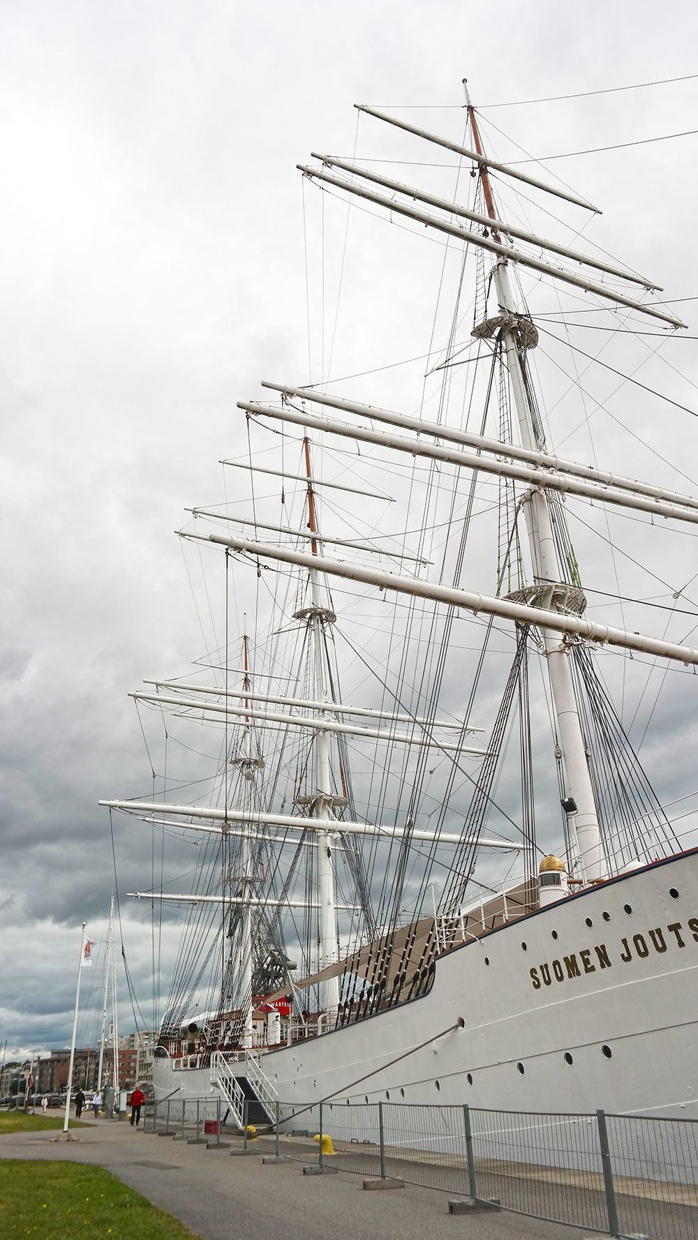 Suomen Joutsen. Travel photo by Katja Presnal | @skimbaco