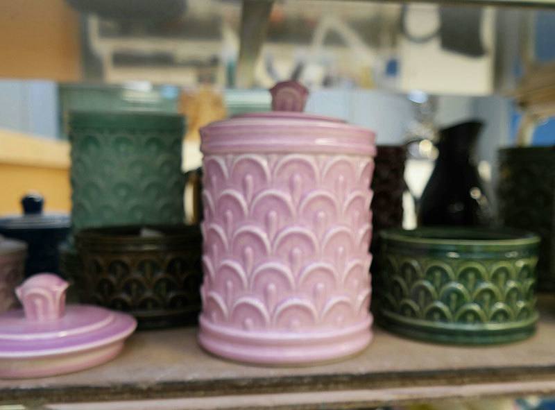 The Arabia factory was being renovated in 2010, and during the renovations a sealed room was found consisting of hundreds of old ceramics molds. The molds were identified, and a few of them form the Arabia Memories collection today, only available to purchase at the factory store. The molds were of pieces designed by Kurt Ekholm, Michael Schilkin and Kaj Franck in 1930-1940's.