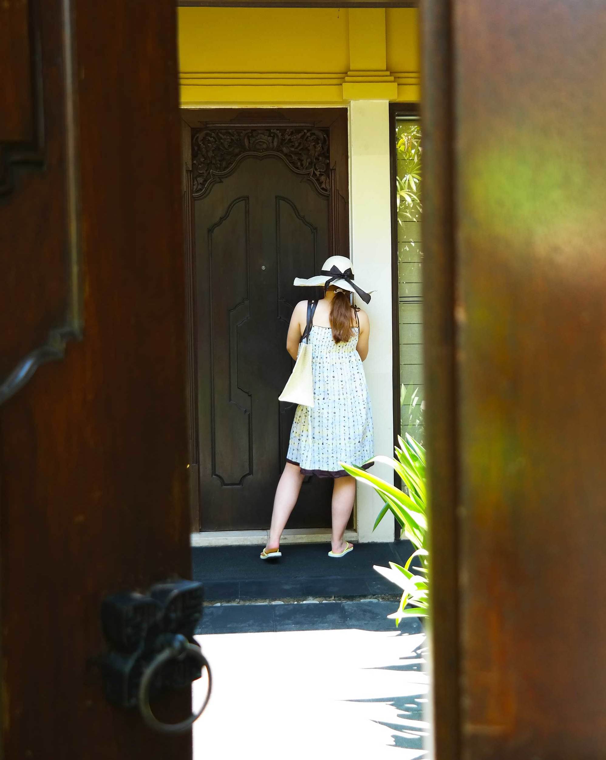 st-regis-bali-entrance-to-villa