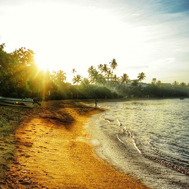 sri lanka beruwala beach