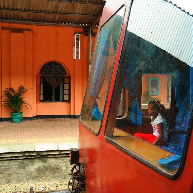 sri lanka kandy train station