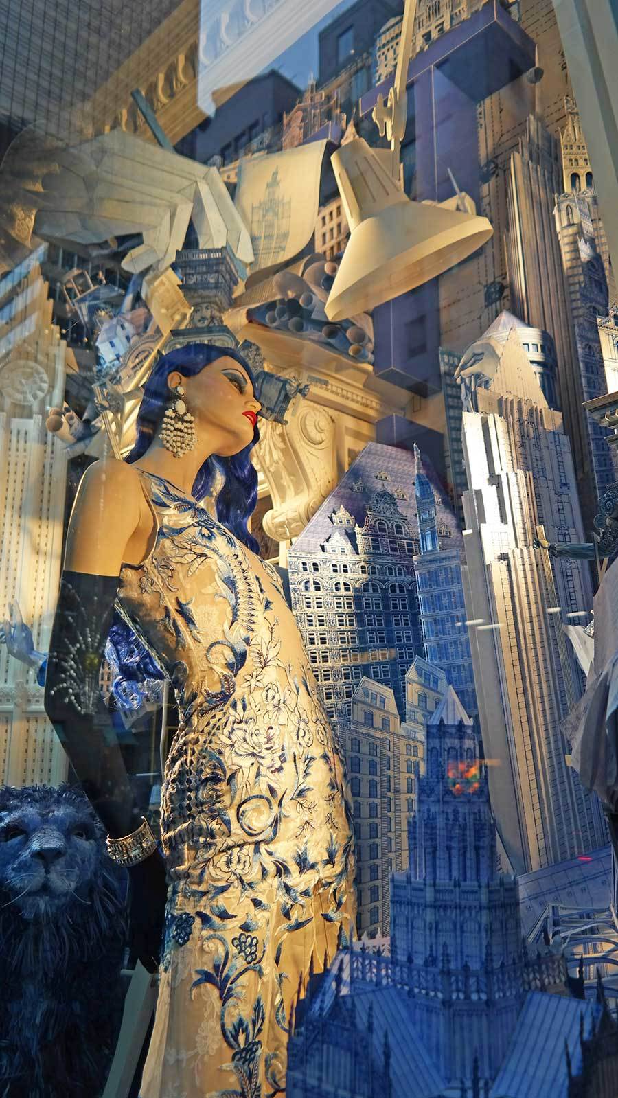 arts-themed-christmas-windows