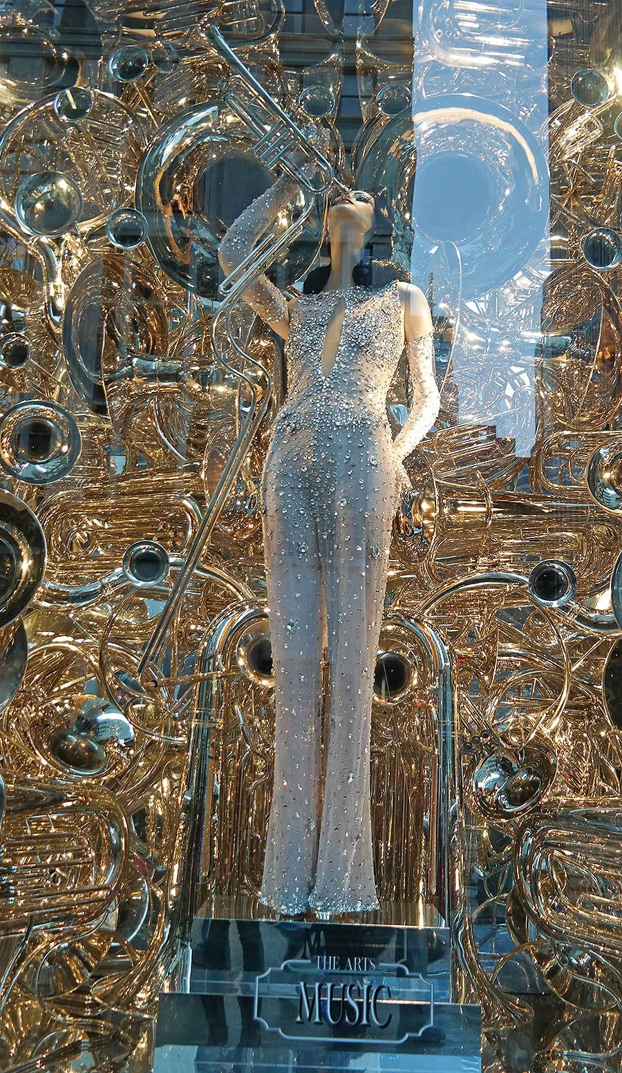 bergdorf-goodman-music-window