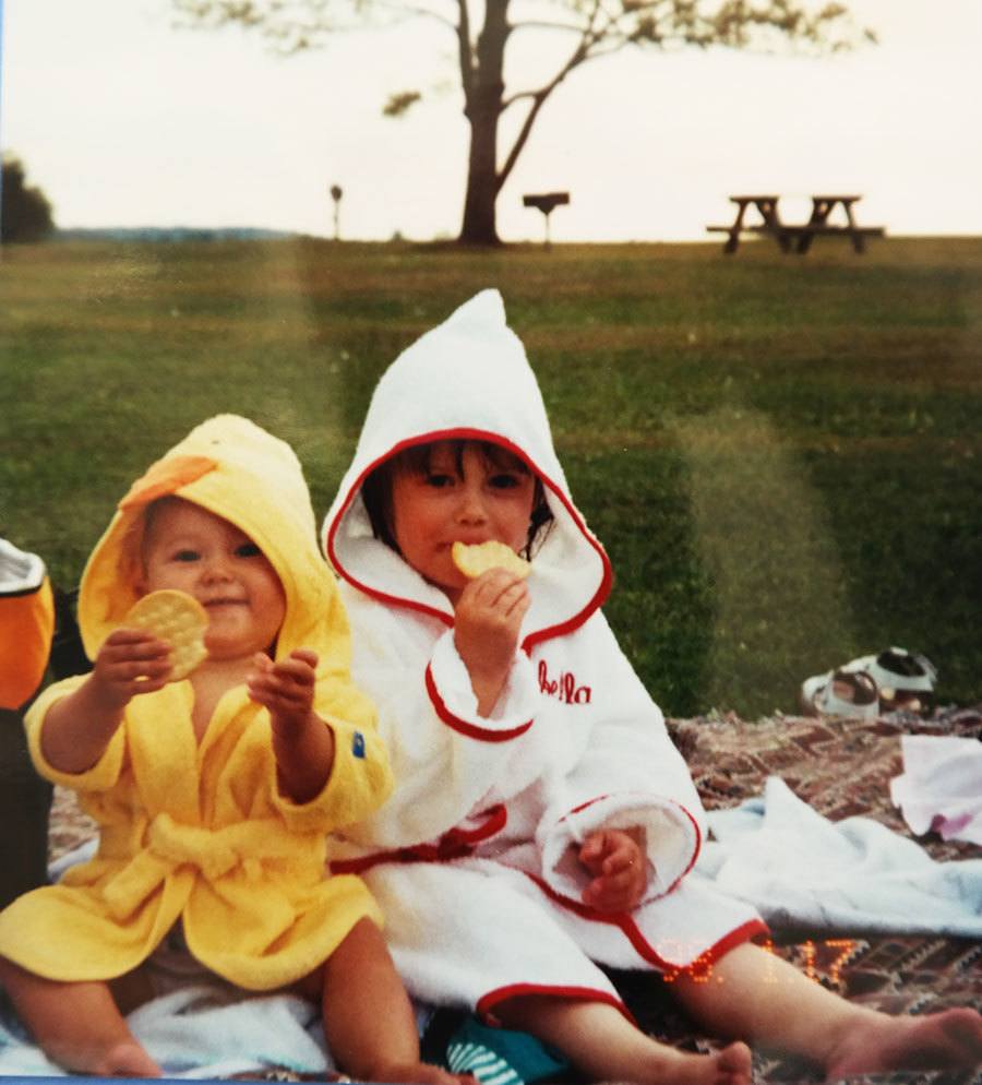 girls-in-sackets-harbor-2003