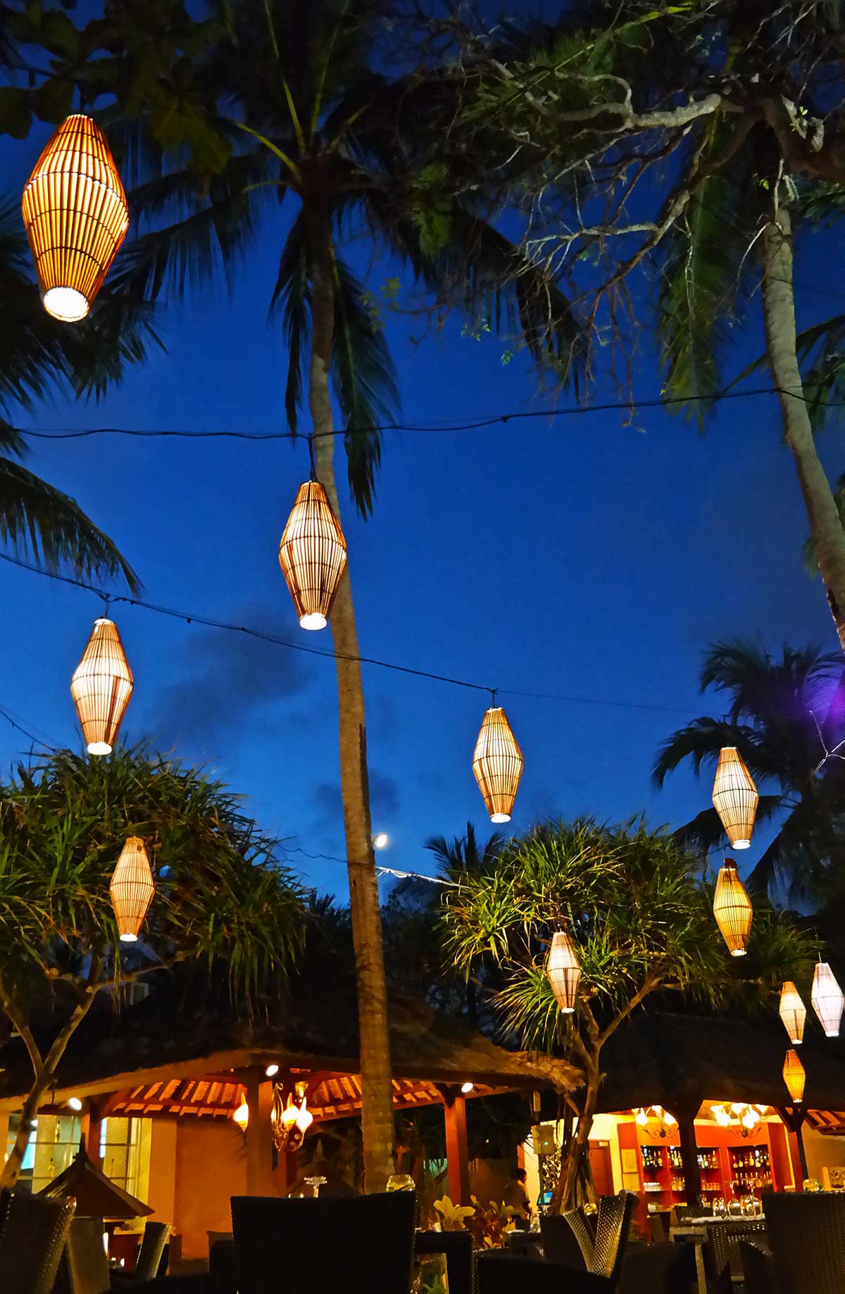 Nusa Dua dining on the beach