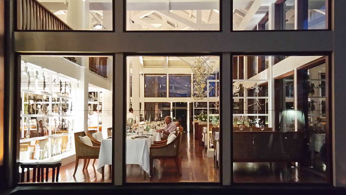 st-regis-bali-restaurant-luxury