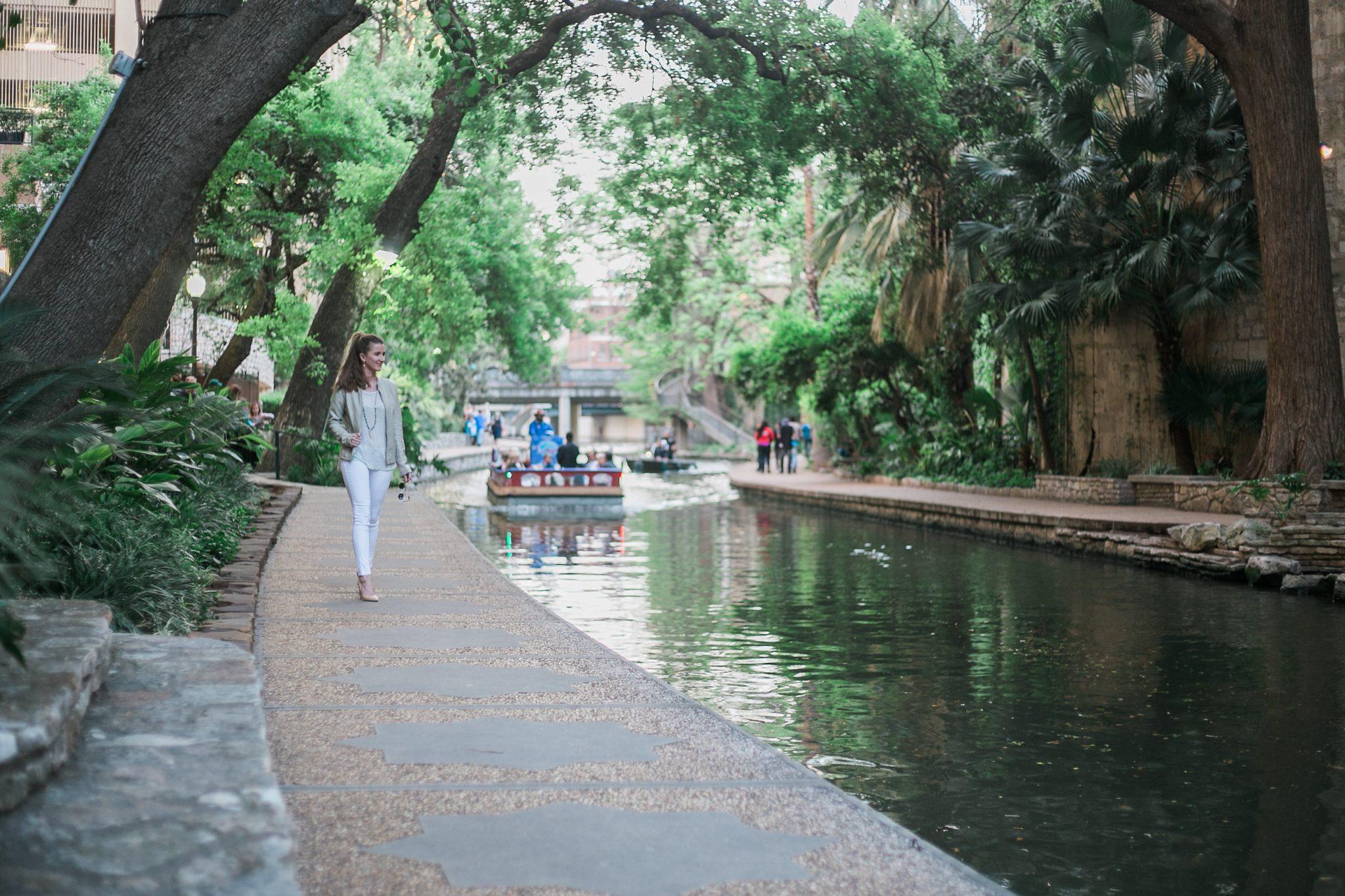 Girls Getaway San Antonio, Texas - loving the Riverwalk