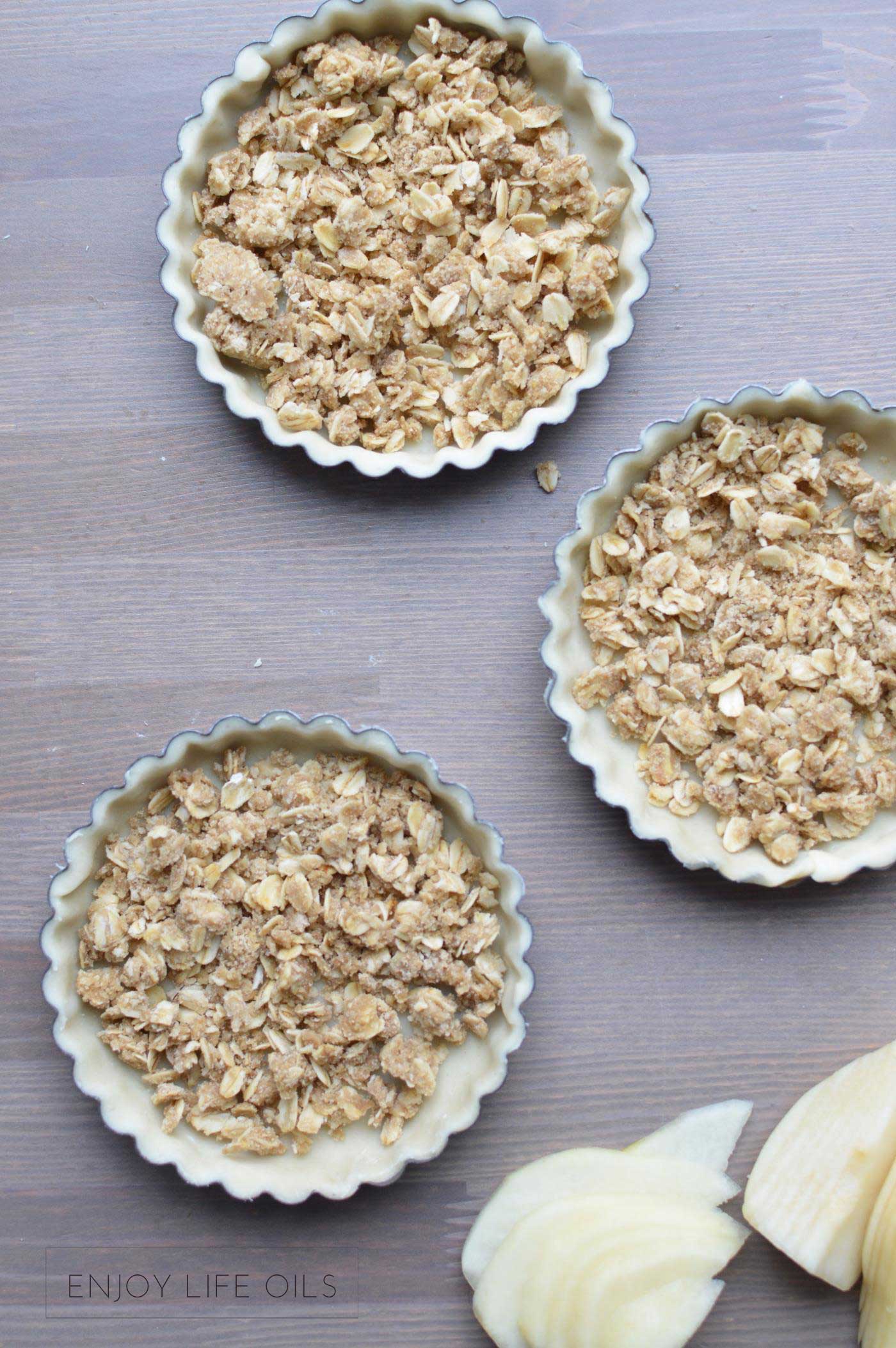 The lavender pear tart with lavender essential oil is easy for afternoon tea