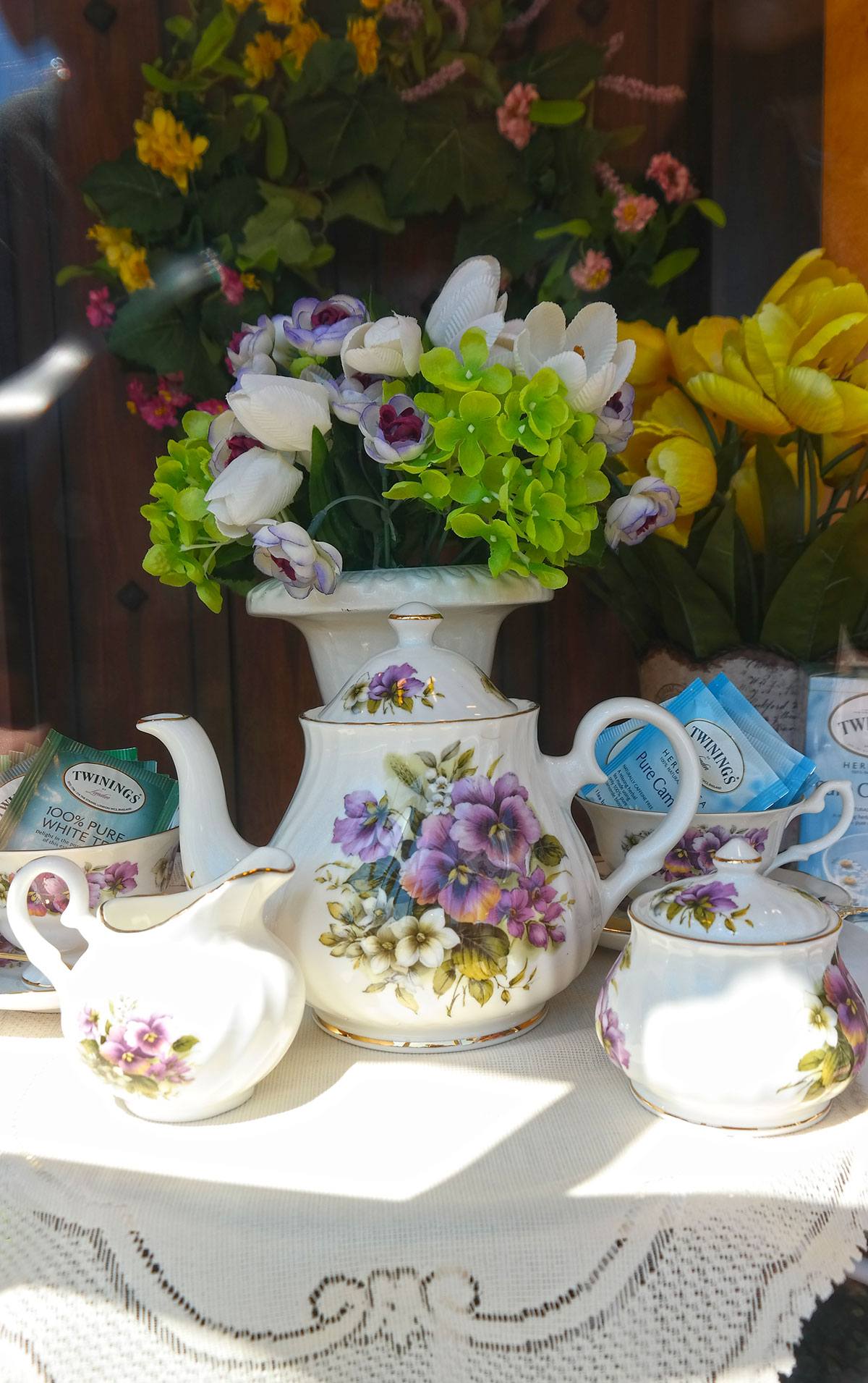 tea pot in a window at Epcot's UK 