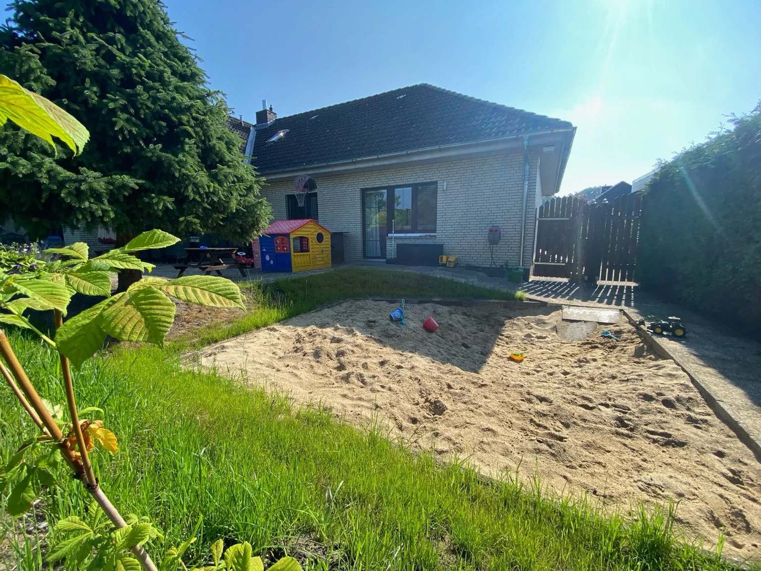 Sandkasten für Kinder zwischen 1-3 Jahre