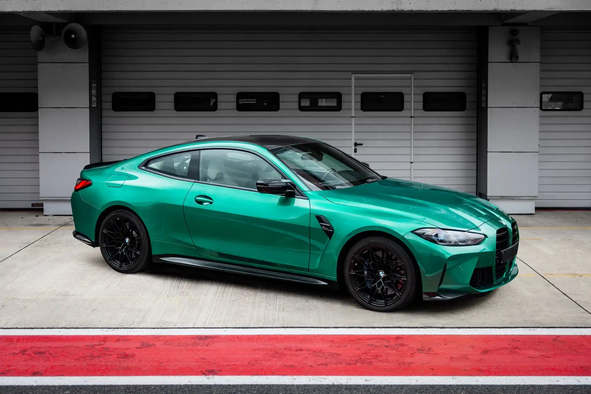 BMW M4 COMPETITION