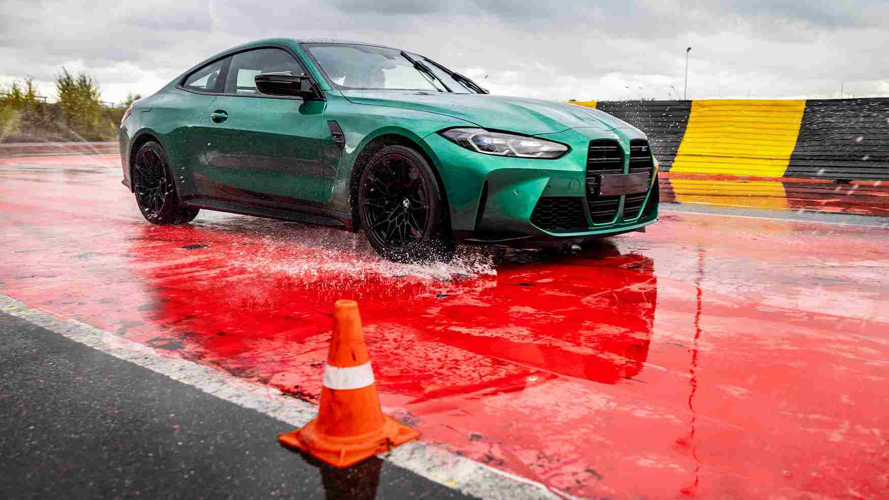 Профессиональный автодром
