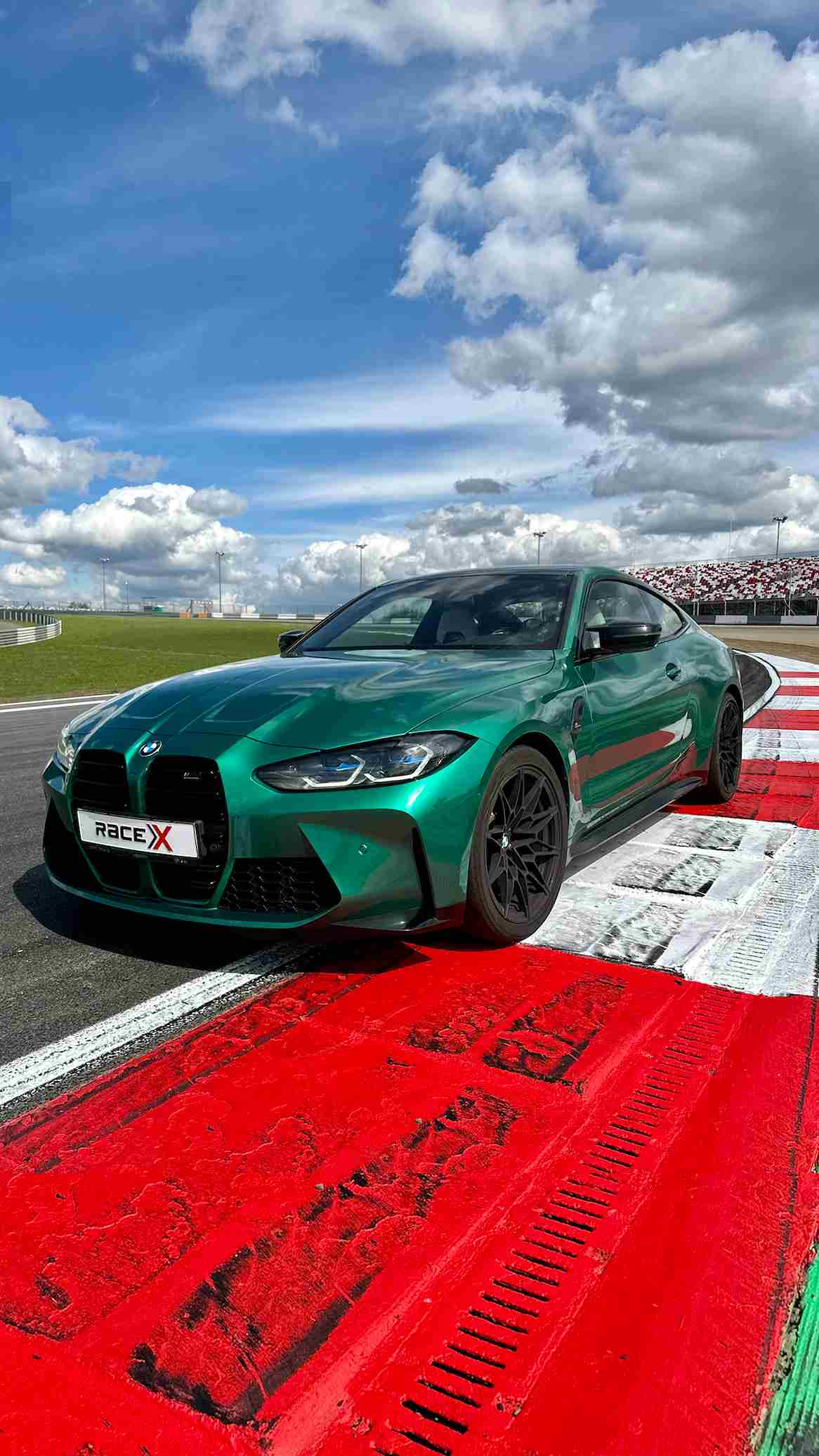 BMW M4 COMPETITION
