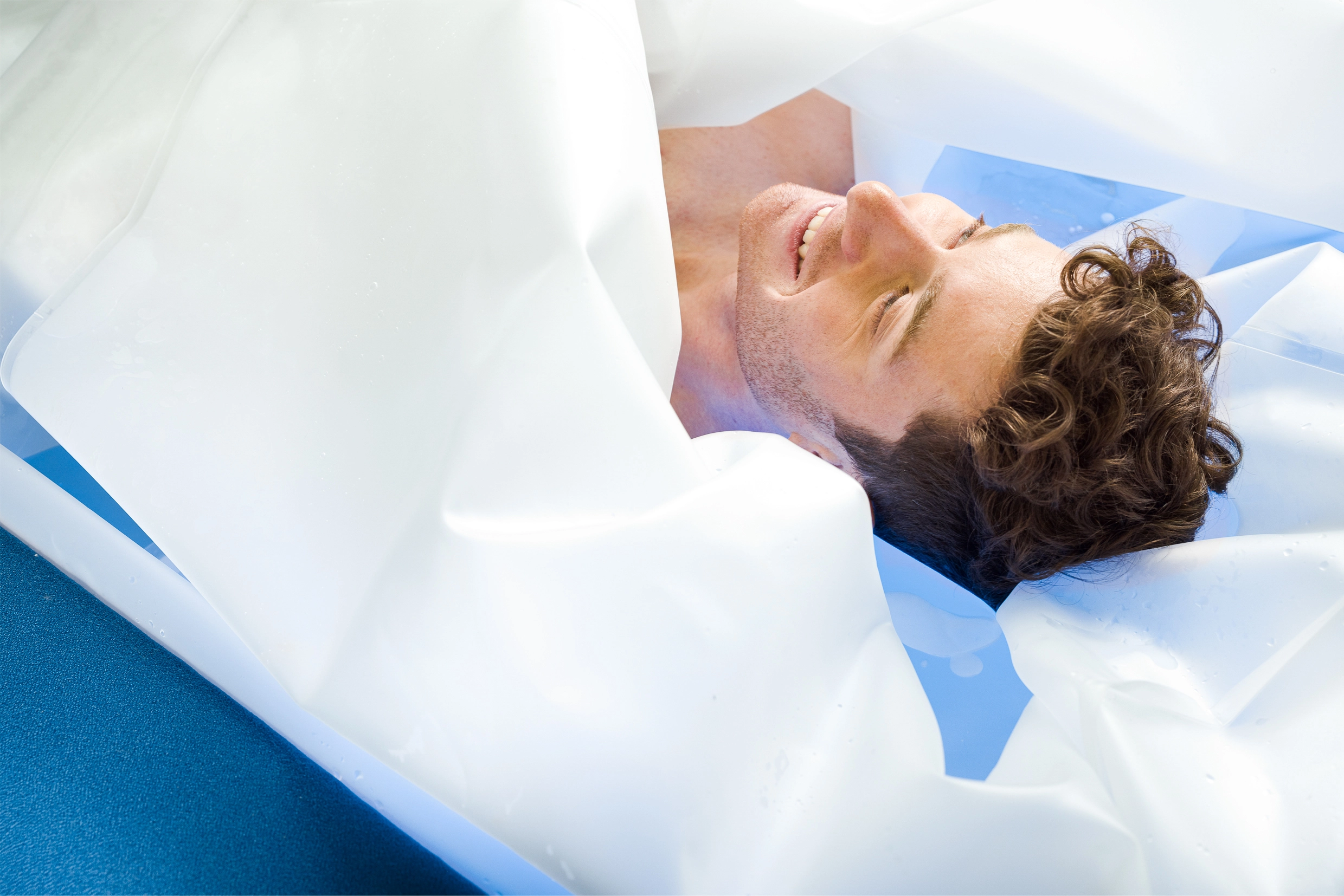 Cold plunge – krótkie zanurzenie w zimnej wodzie, pobudzenie krążenia