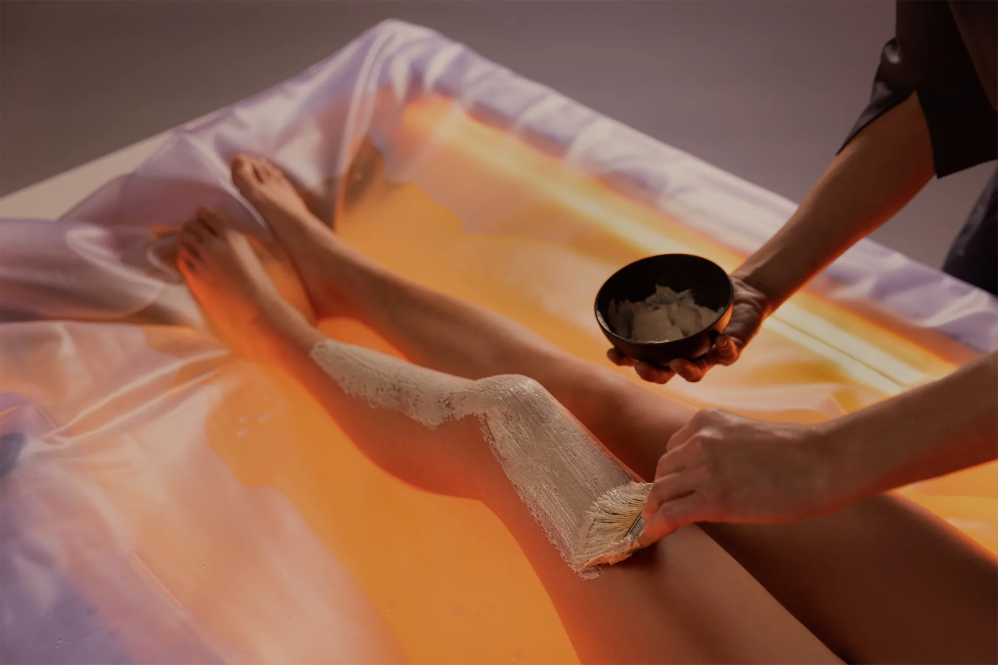 Okład z białej glinki i oleju – wygładzenie i odżywienie