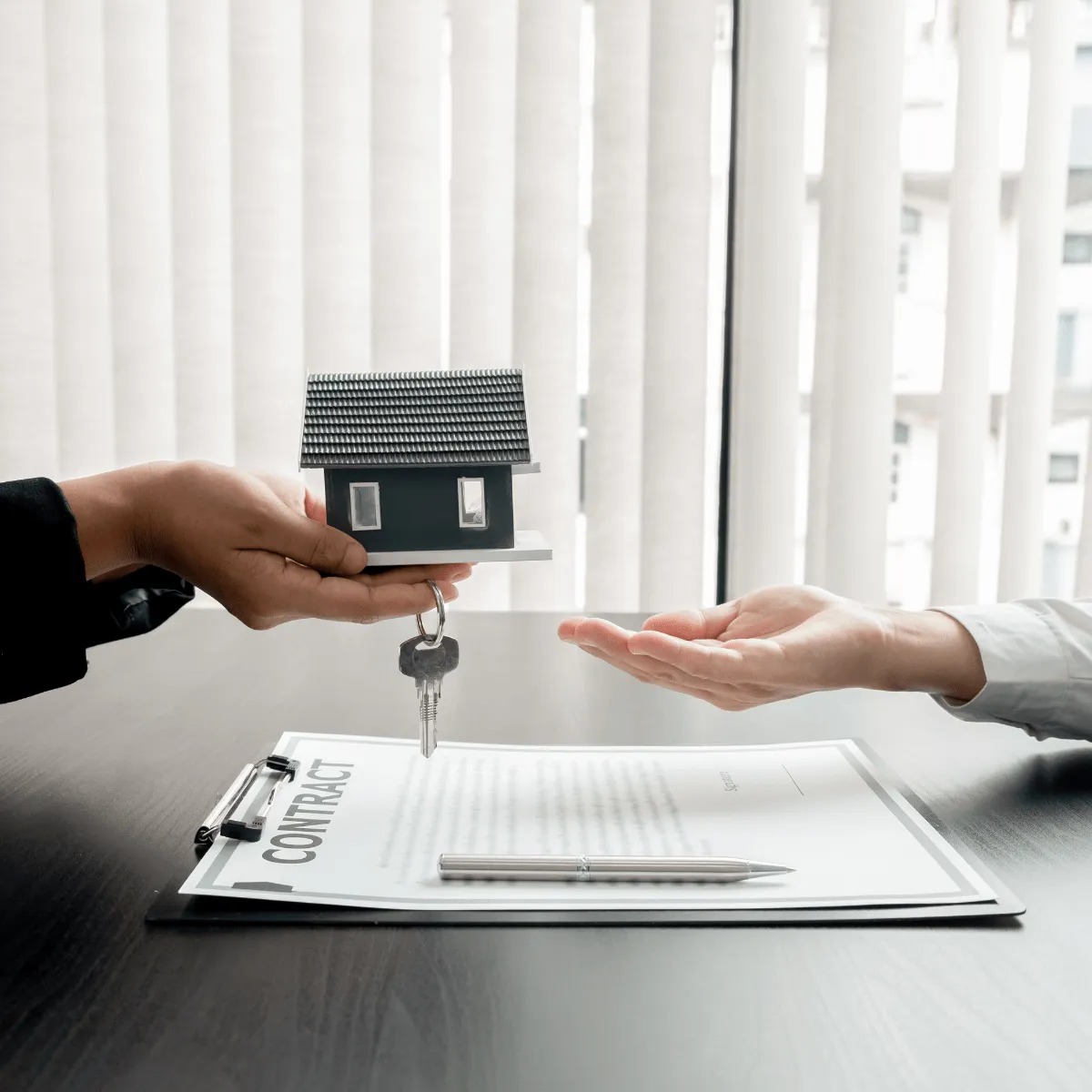 Sign property digital signature icon