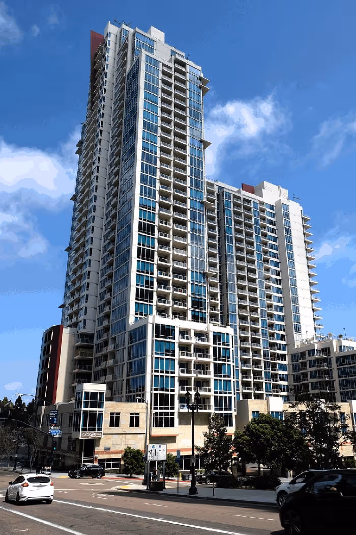 Vantage Pointe Apartments