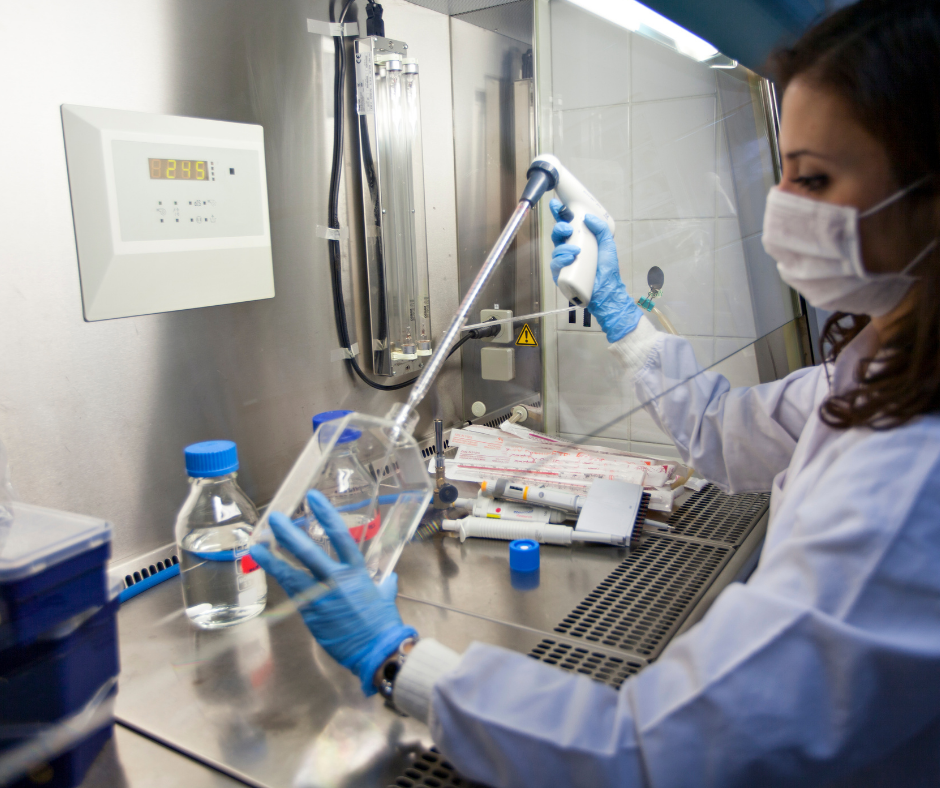 woman doing experiment in science lab