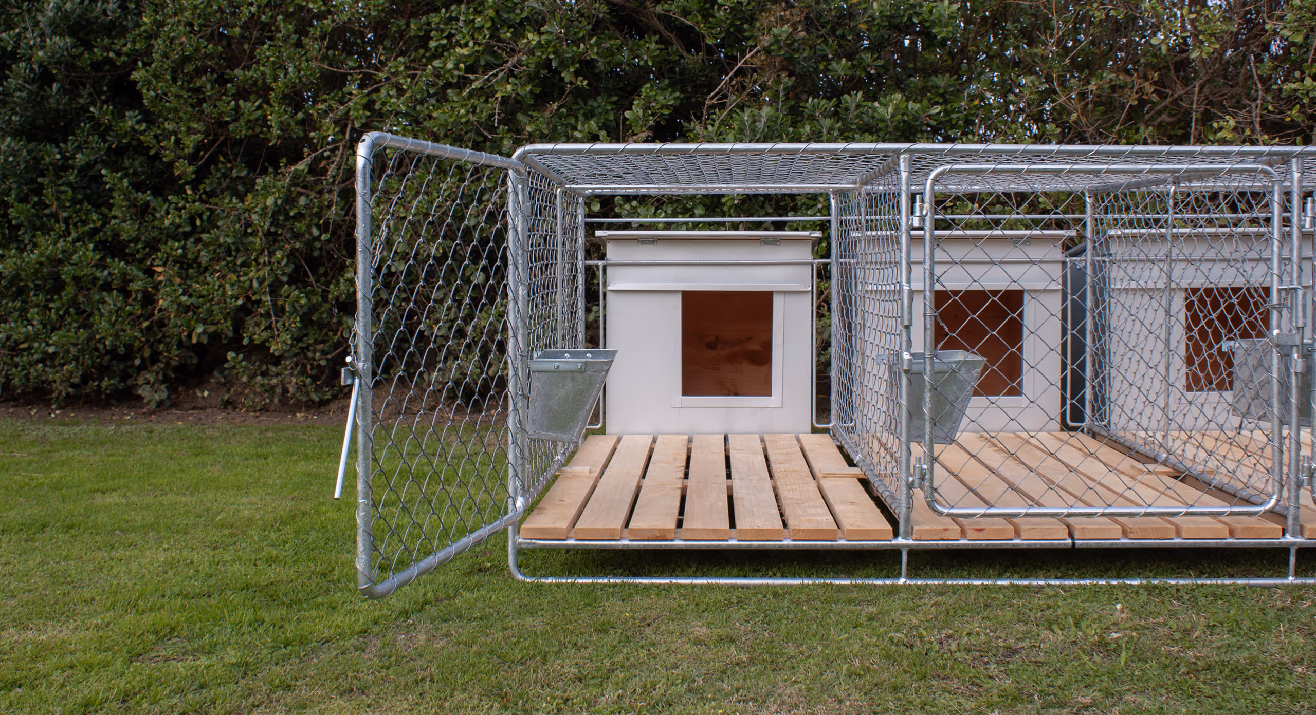 Dog kennel and run enclosure – weather-resistant design, available to buy online