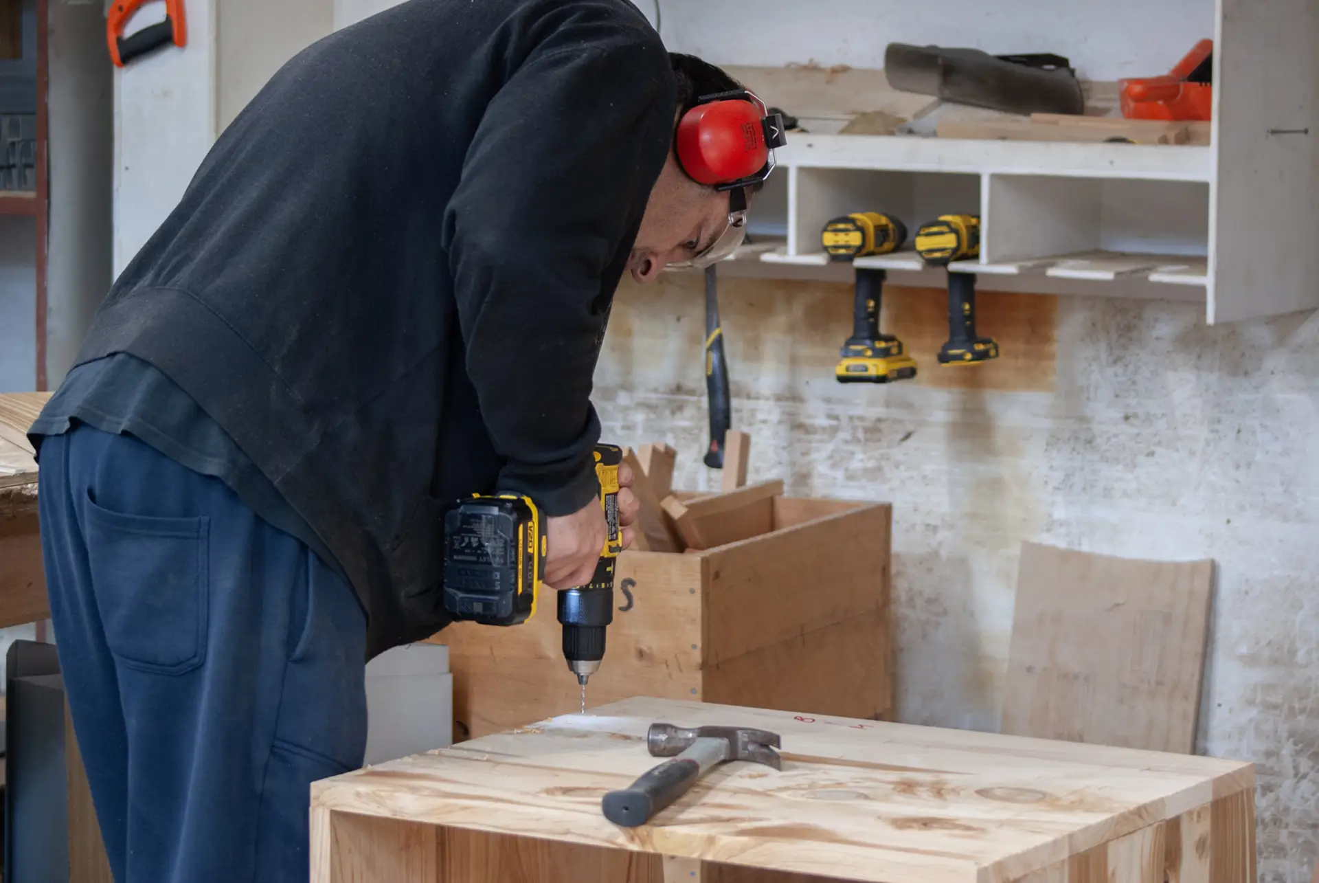 Five Star Whanganui Enterprises building quality macrocarpa Dog Kennels and Dog Runs