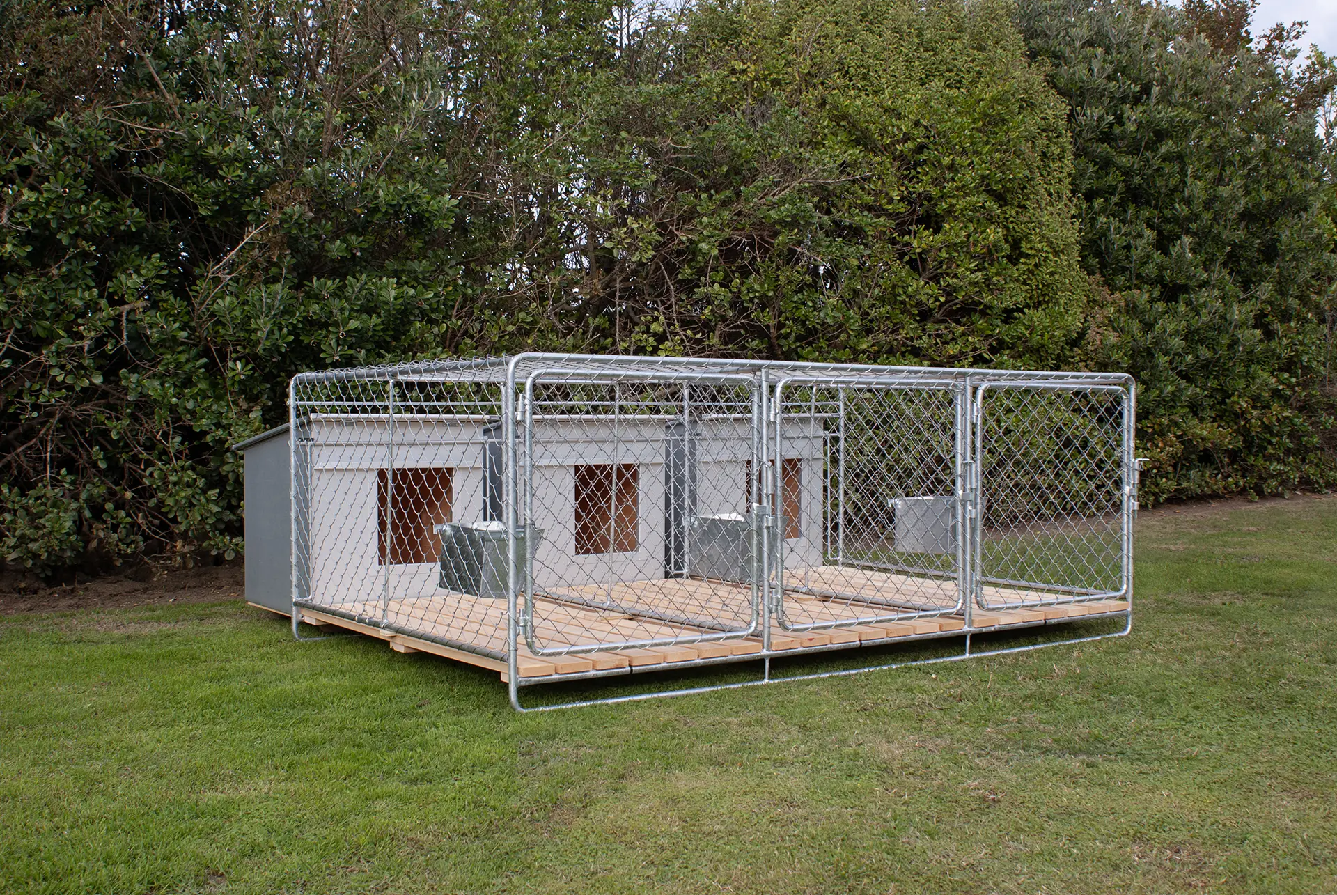 Five Star kennel and run combo – galvanised steel dog enclosure with timber kennel