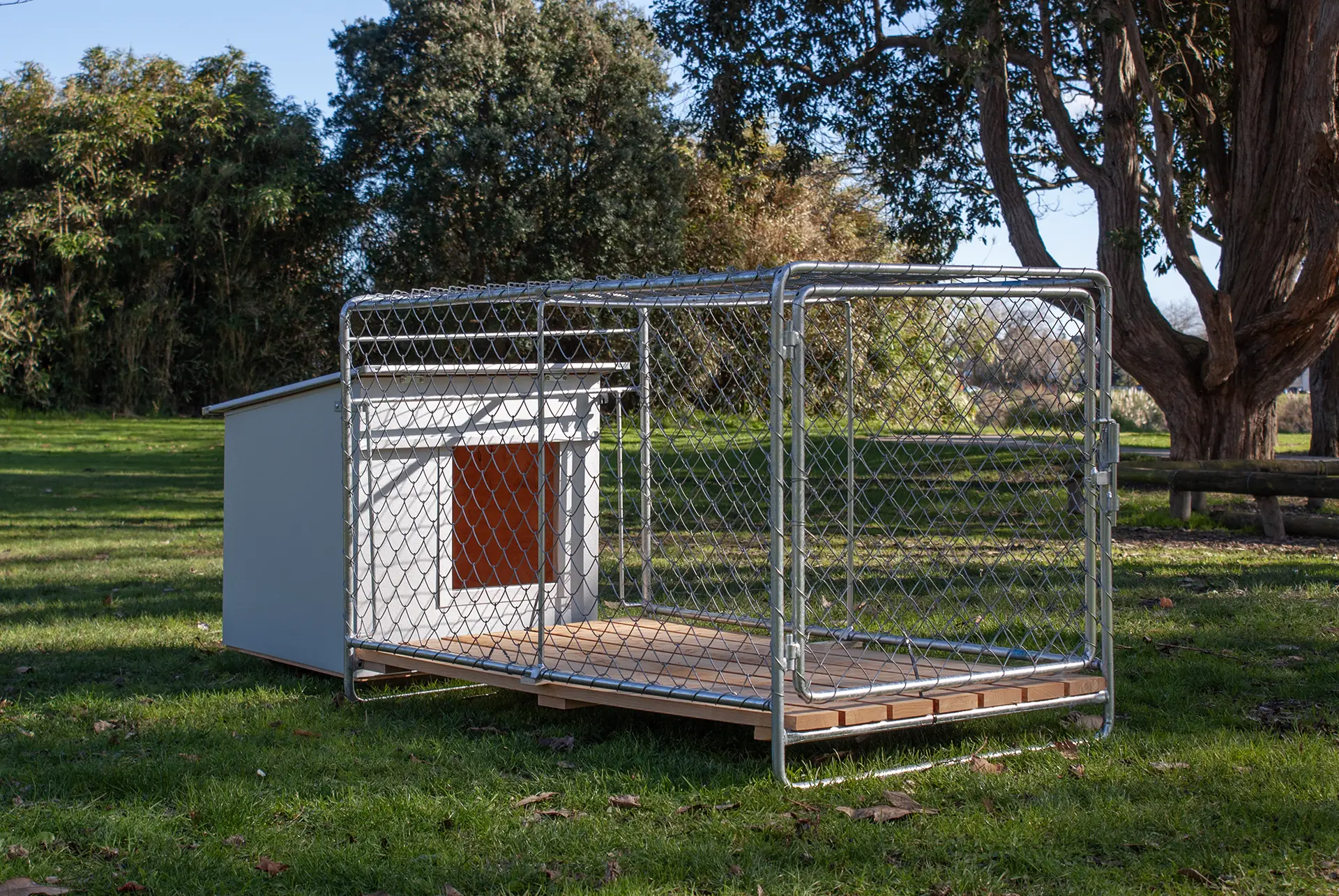 Five Star Dog Kennel with enclosed exercise run – buy online in NZ