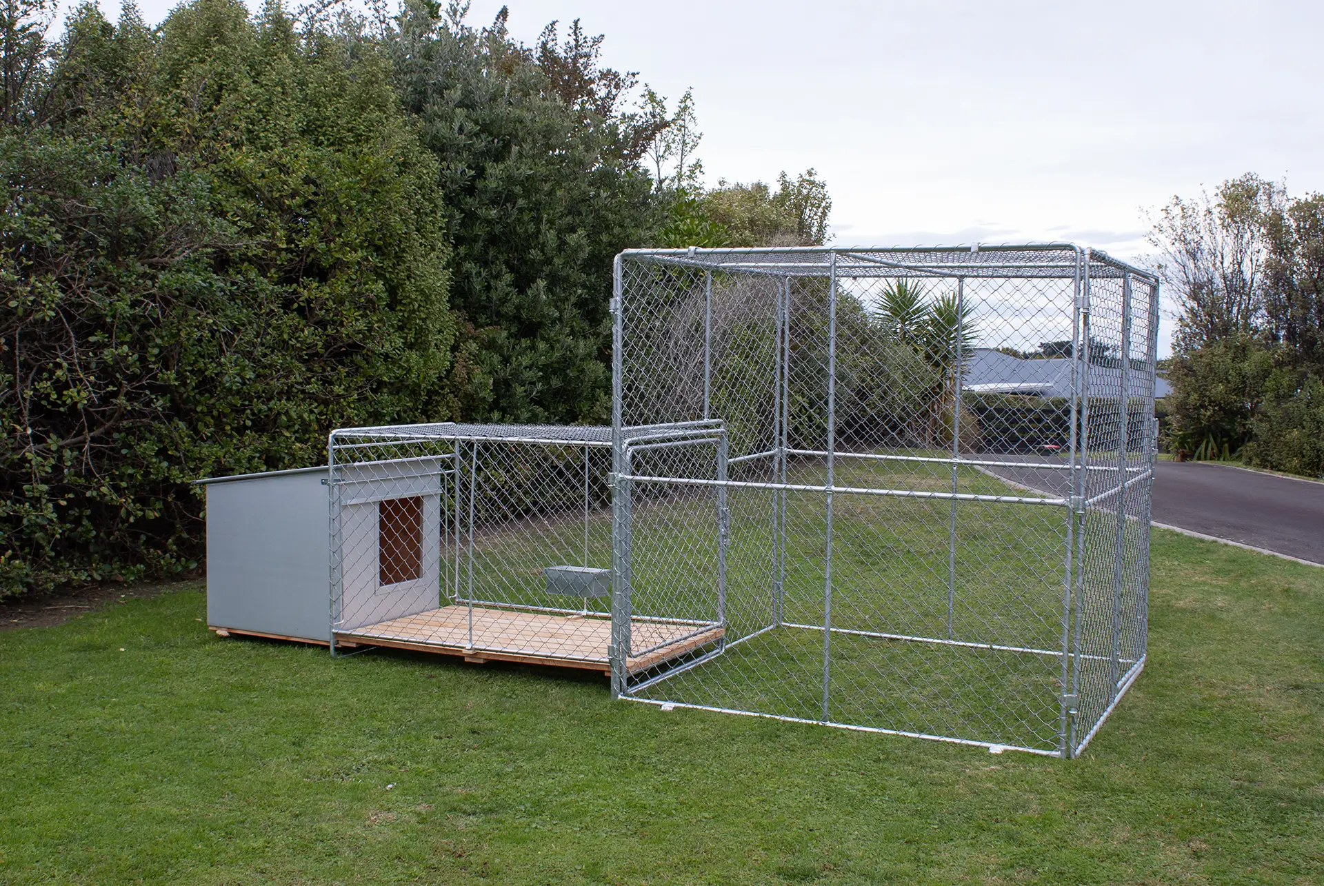 Five Star walk-in dog run – heavy-duty galvanised steel enclosure with door access