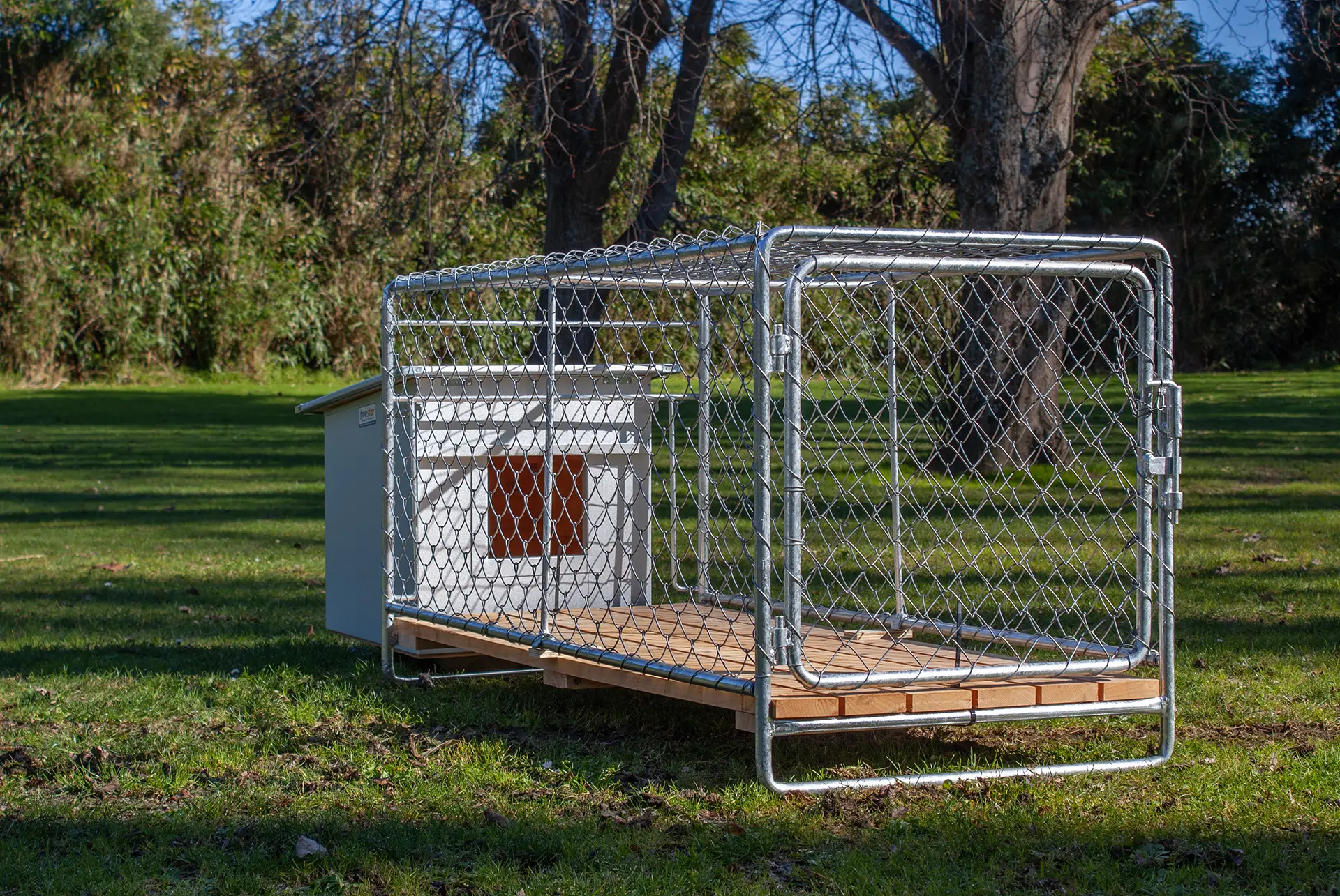 Small Five Star Kennel and Run