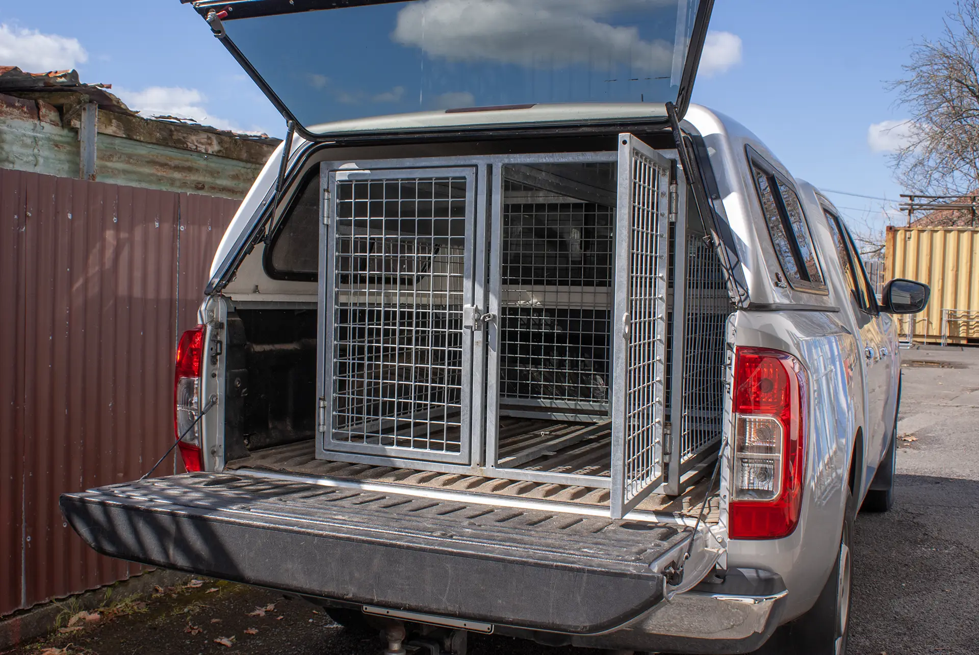 Five Star galvanised dog crate – ideal for transporting working or companion dogs