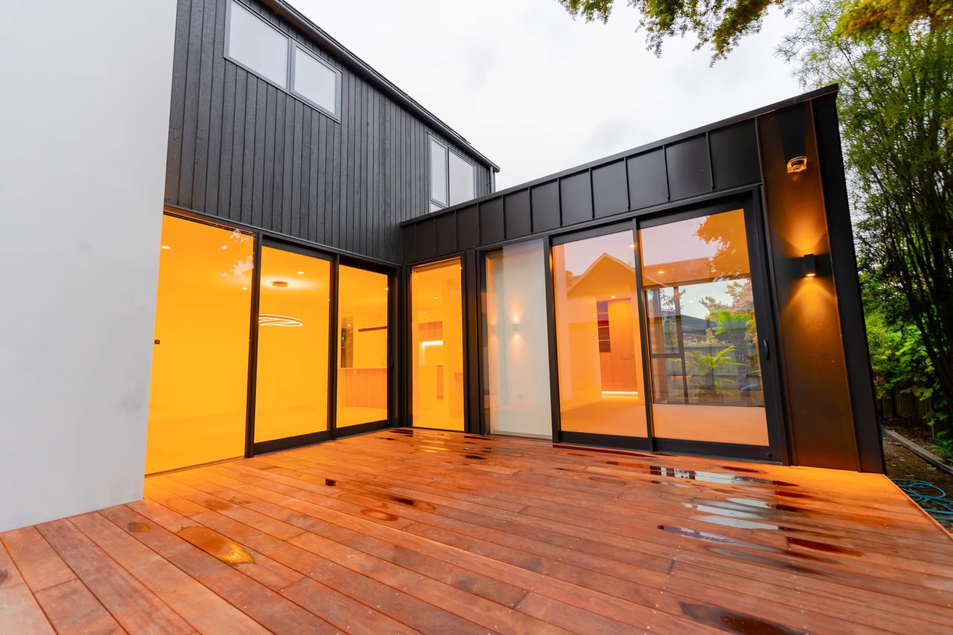Content for Matt Harrison Construction. Website films and photos plus social and ad assets that show craftsmanship, build trust and keep the pipeline moving.
