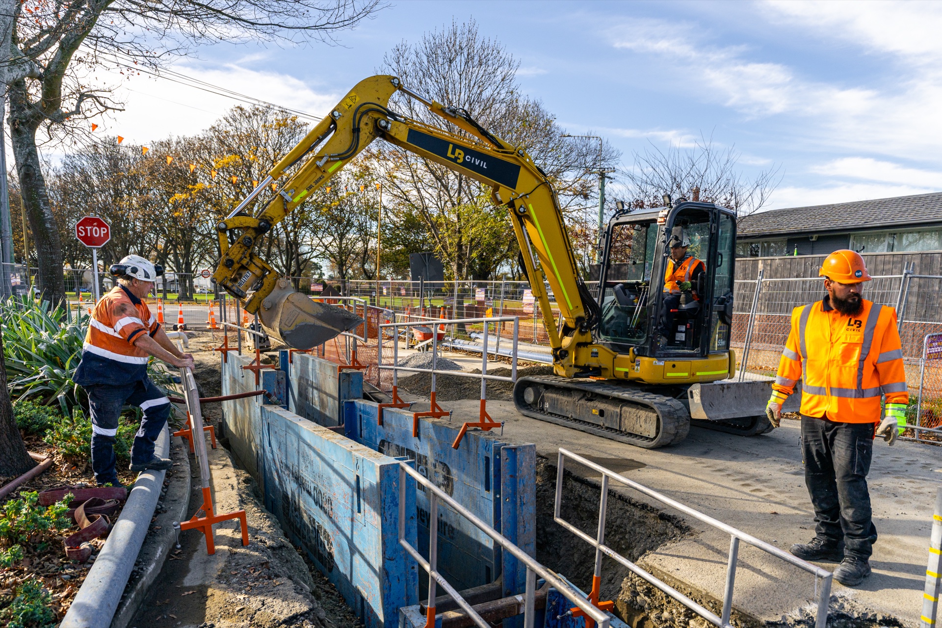 Video and photography for LB Civil on a Waltham sewer renewal with Fulton Hogan. Motion graphics explaining pipe bursting, plus 82 edited photos.