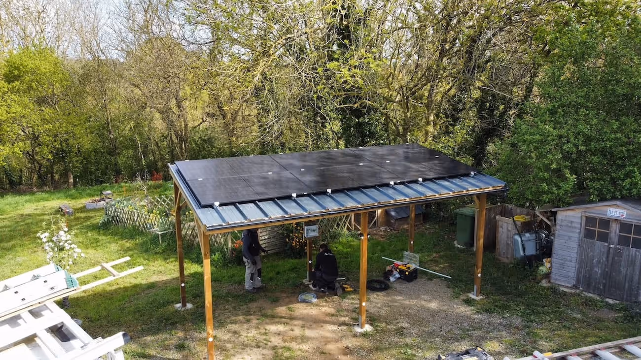 Installation de panneaux solaires pour les carports