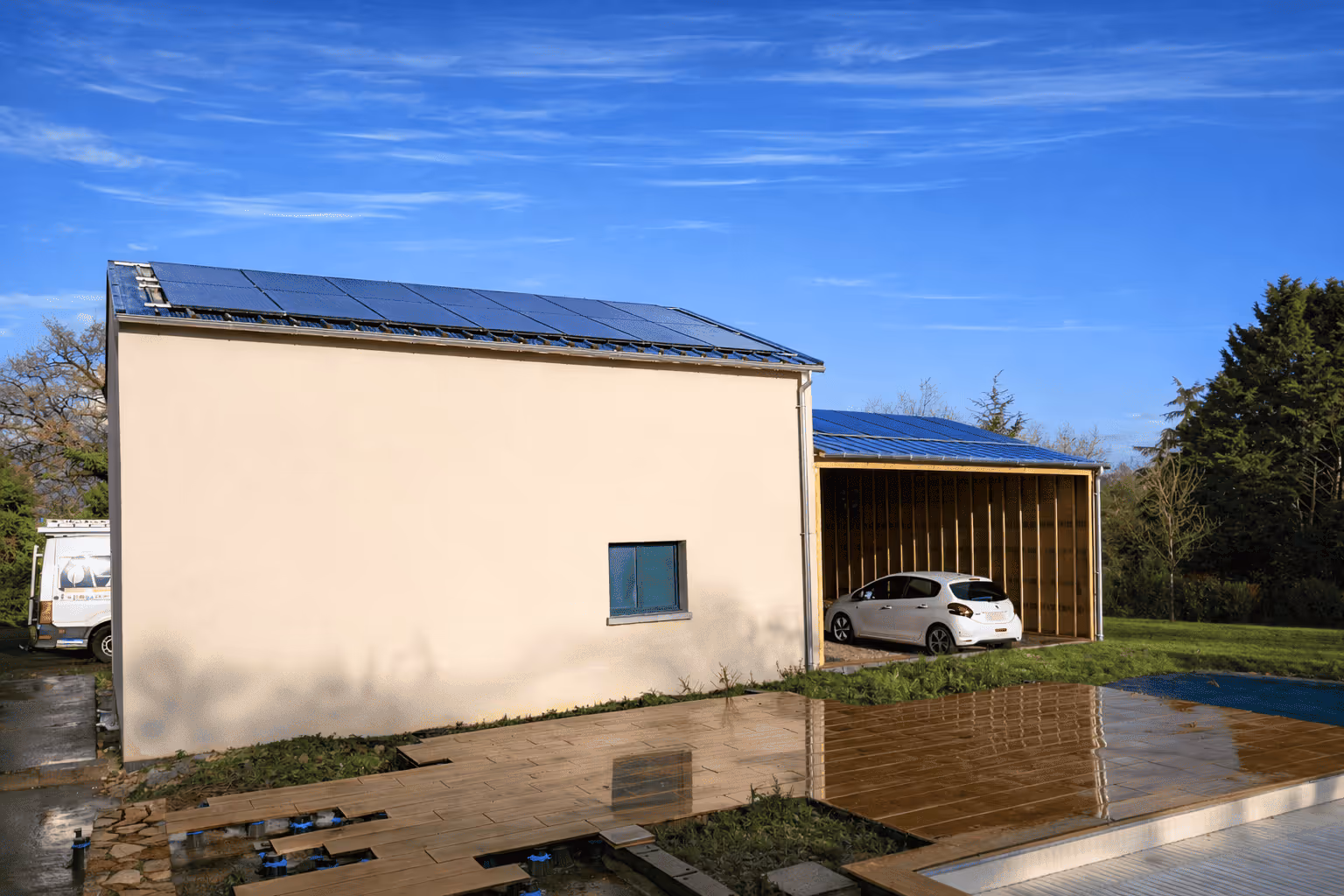 Installation de panneaux solaires pour carport