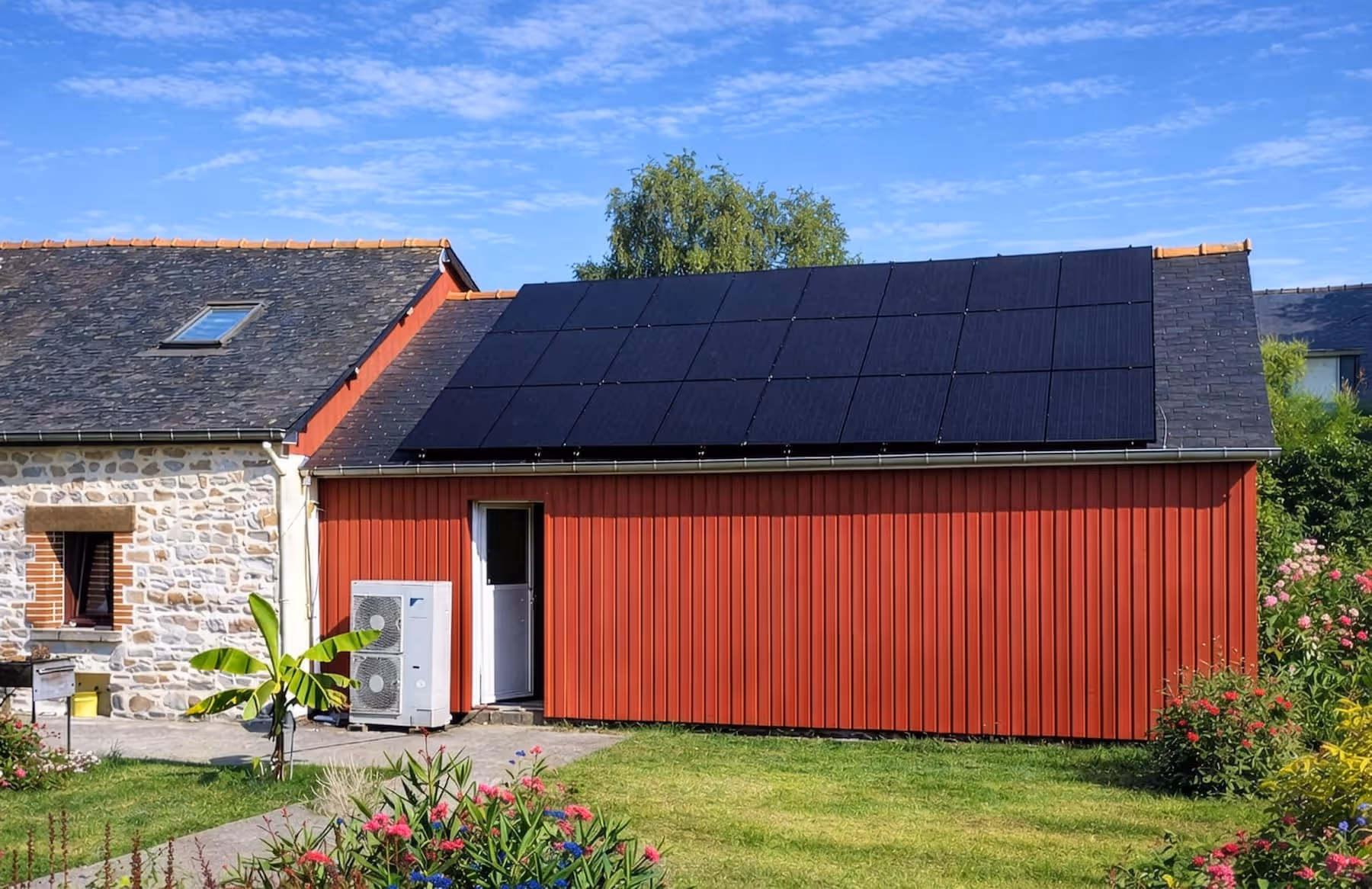 Installation de panneaux solaires pour pompe à chaleur